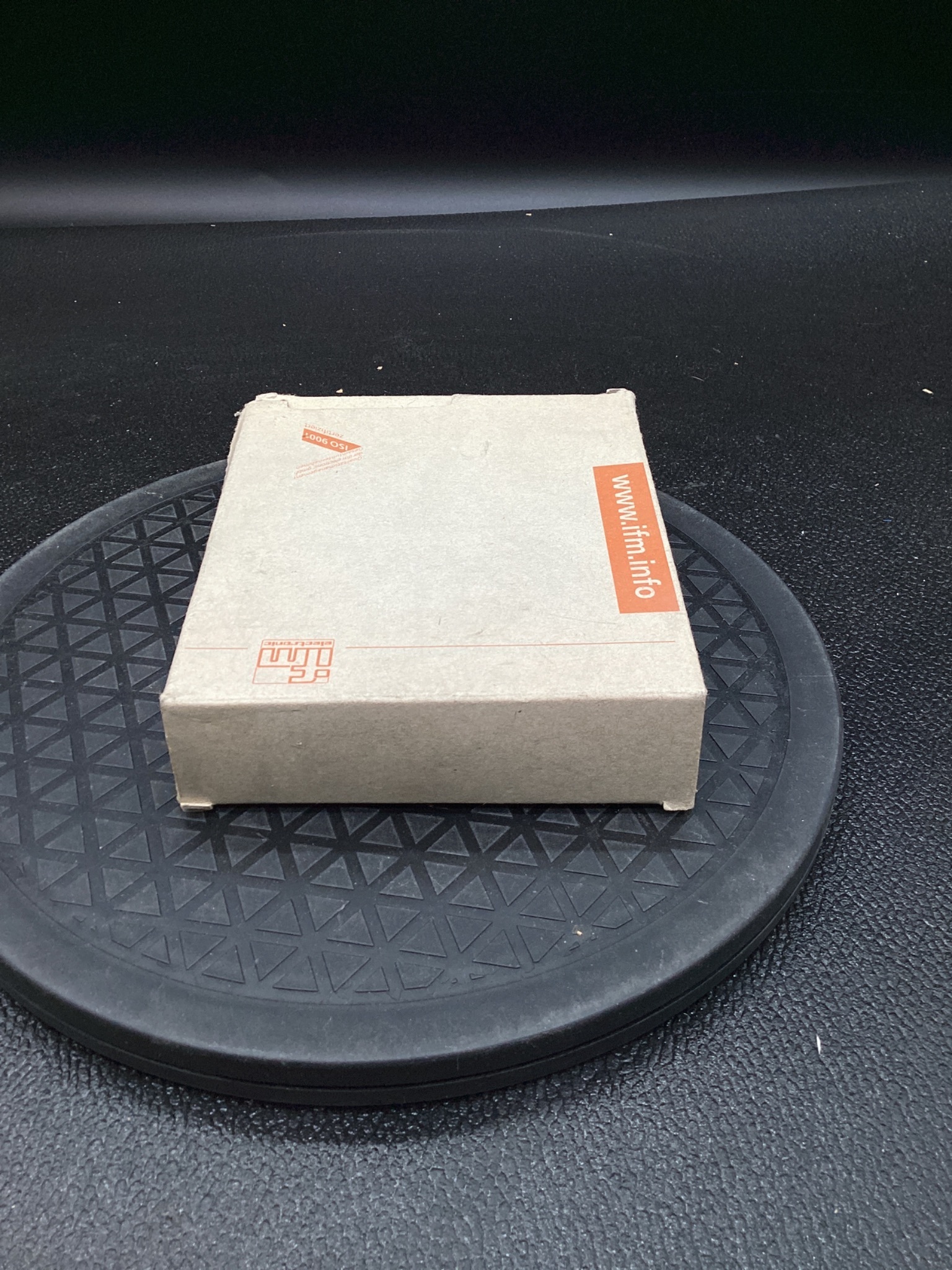 IFM KI0203 Capacitive Proximity Sensor 20–250V NEW 4