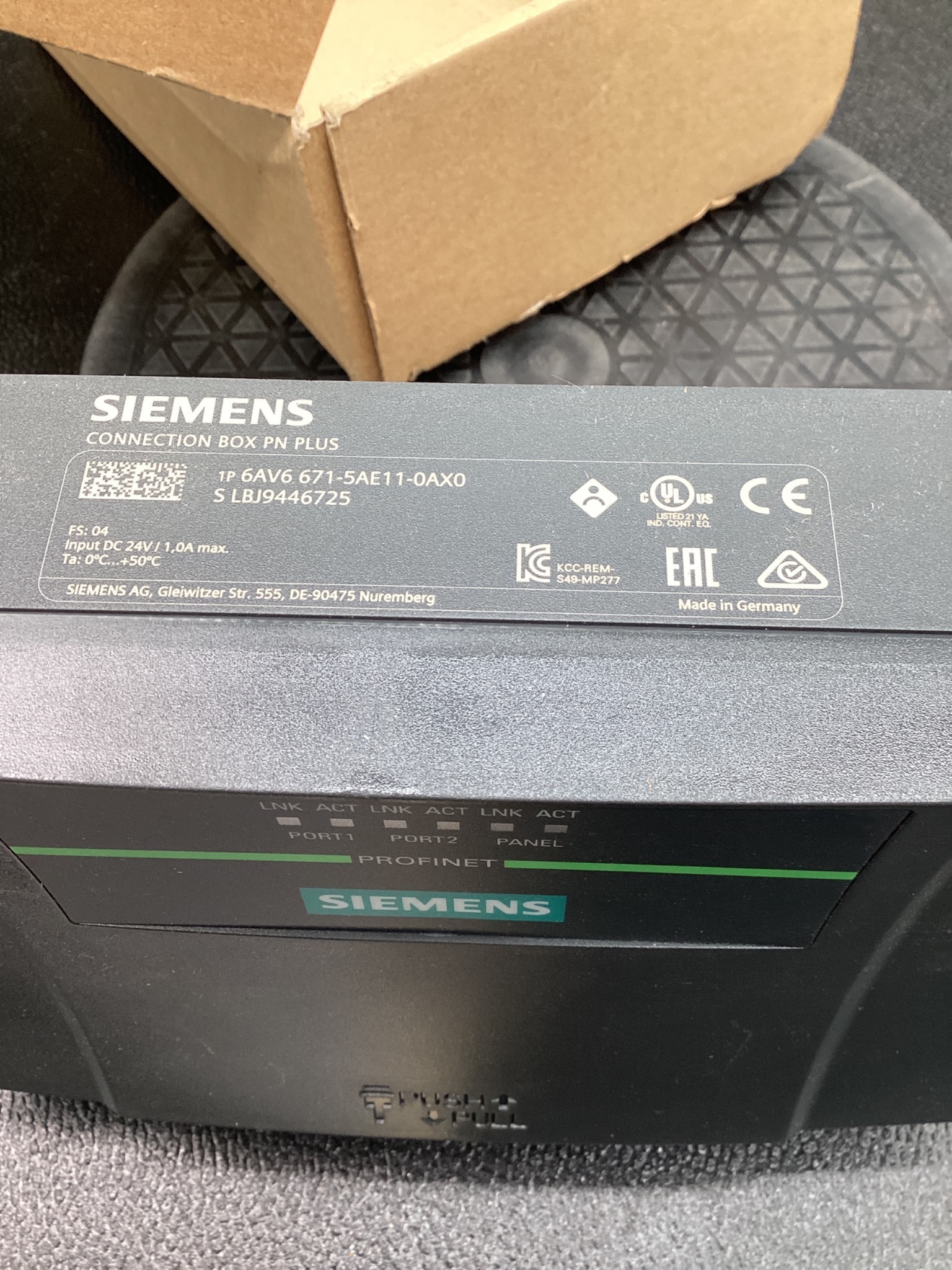 SIEMENS 6AV6 671-5AE11-0AX0 Terminal Box PN Plus NEW 5