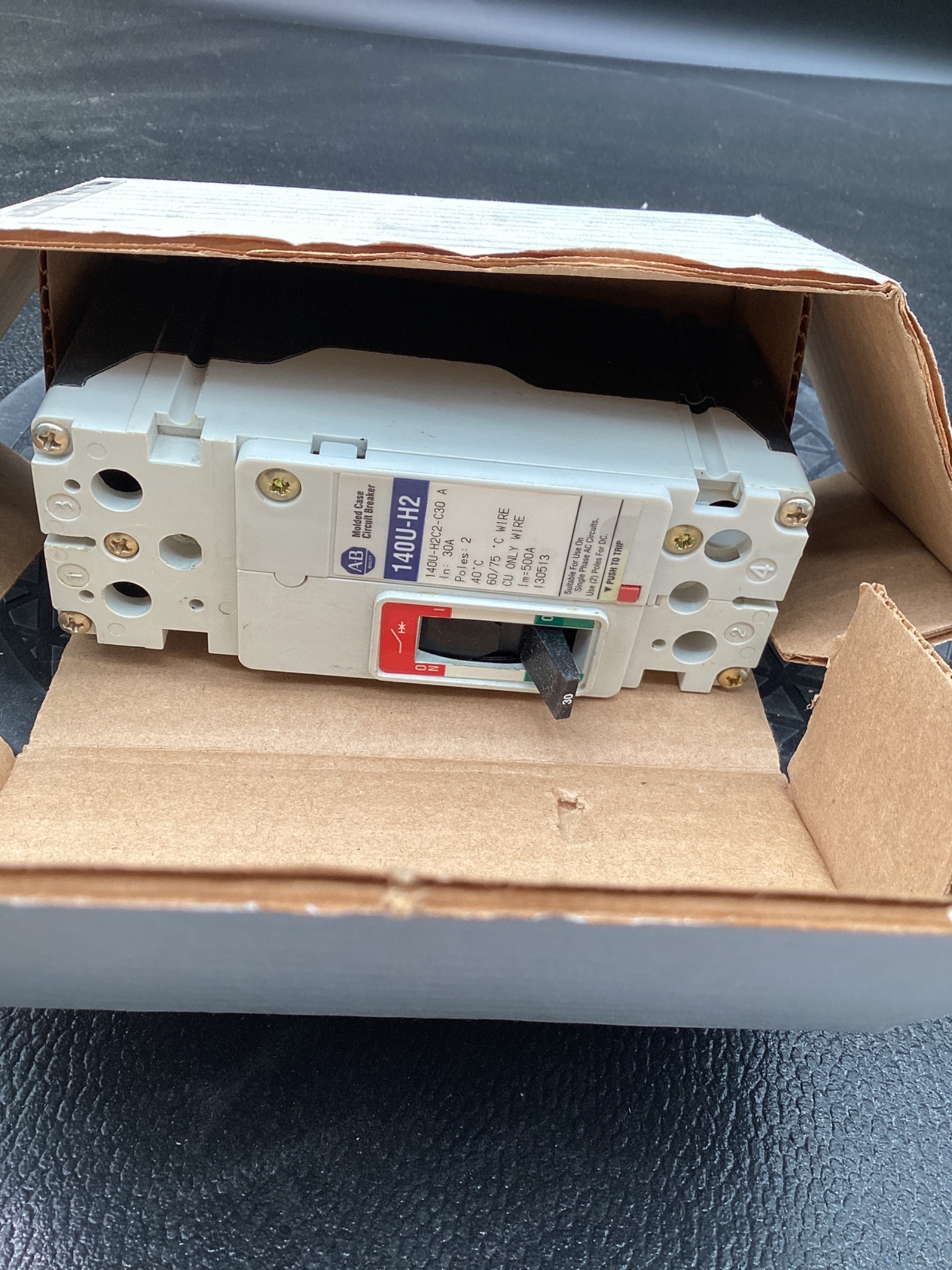 ALLEN BRADLEY 140U-H2C2-C30 Molded Case Circuit Breaker 30A NEW 3