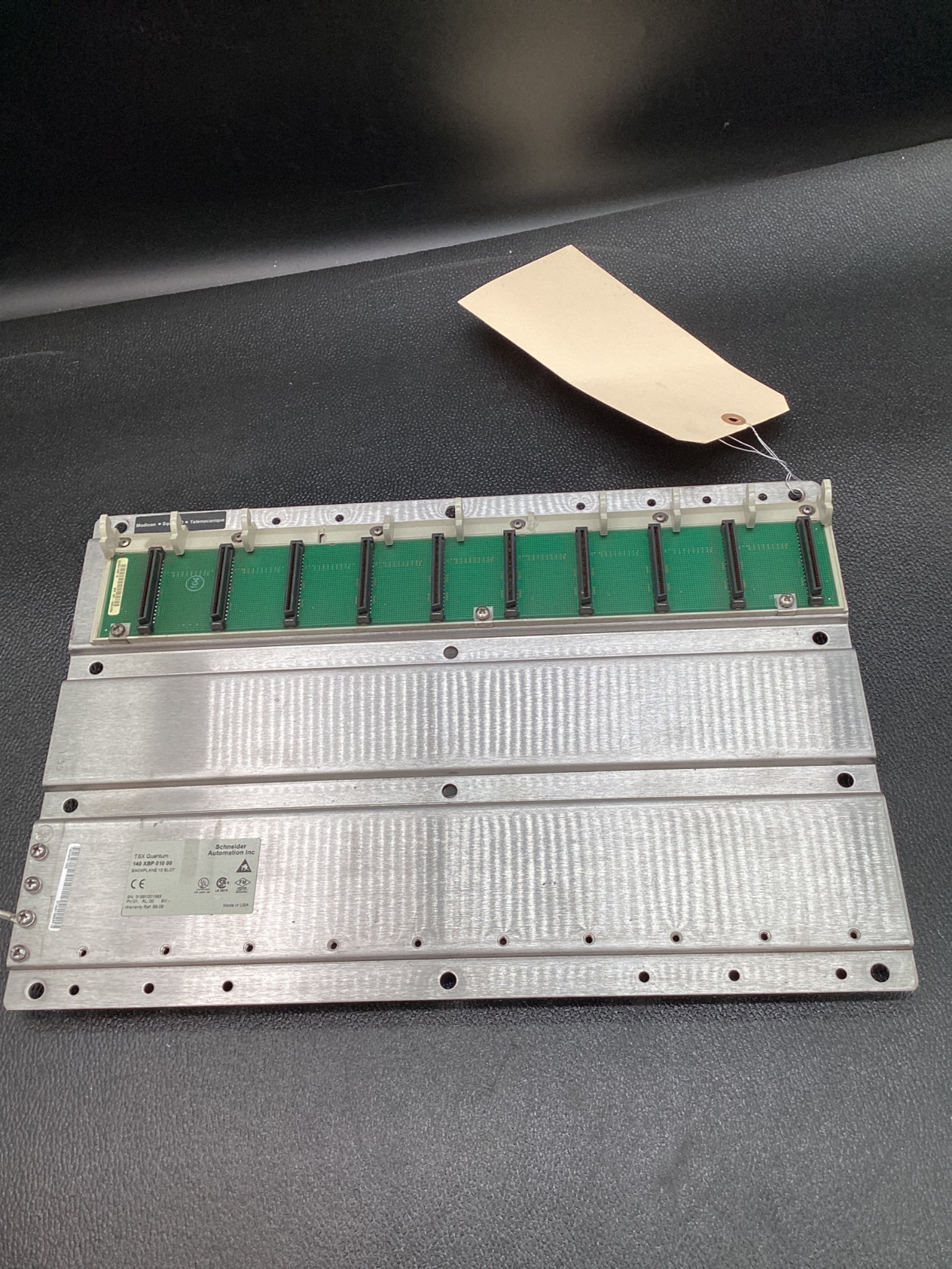SCHNEIDER 140XBP01000 TSX Quantum 10 Slot Backplane USED 0