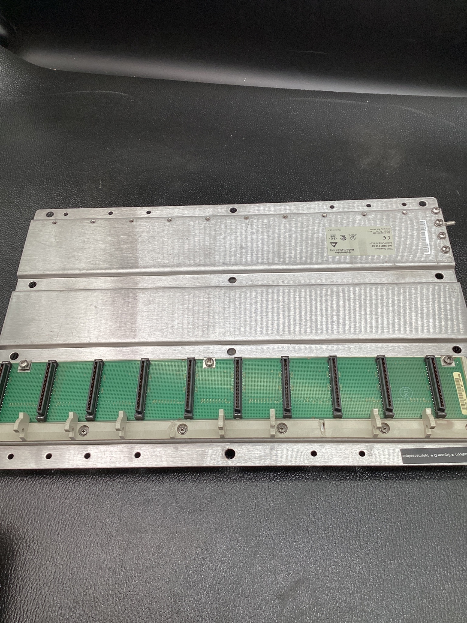 SCHNEIDER 140XBP01000 TSX Quantum 10 Slot Backplane USED 1