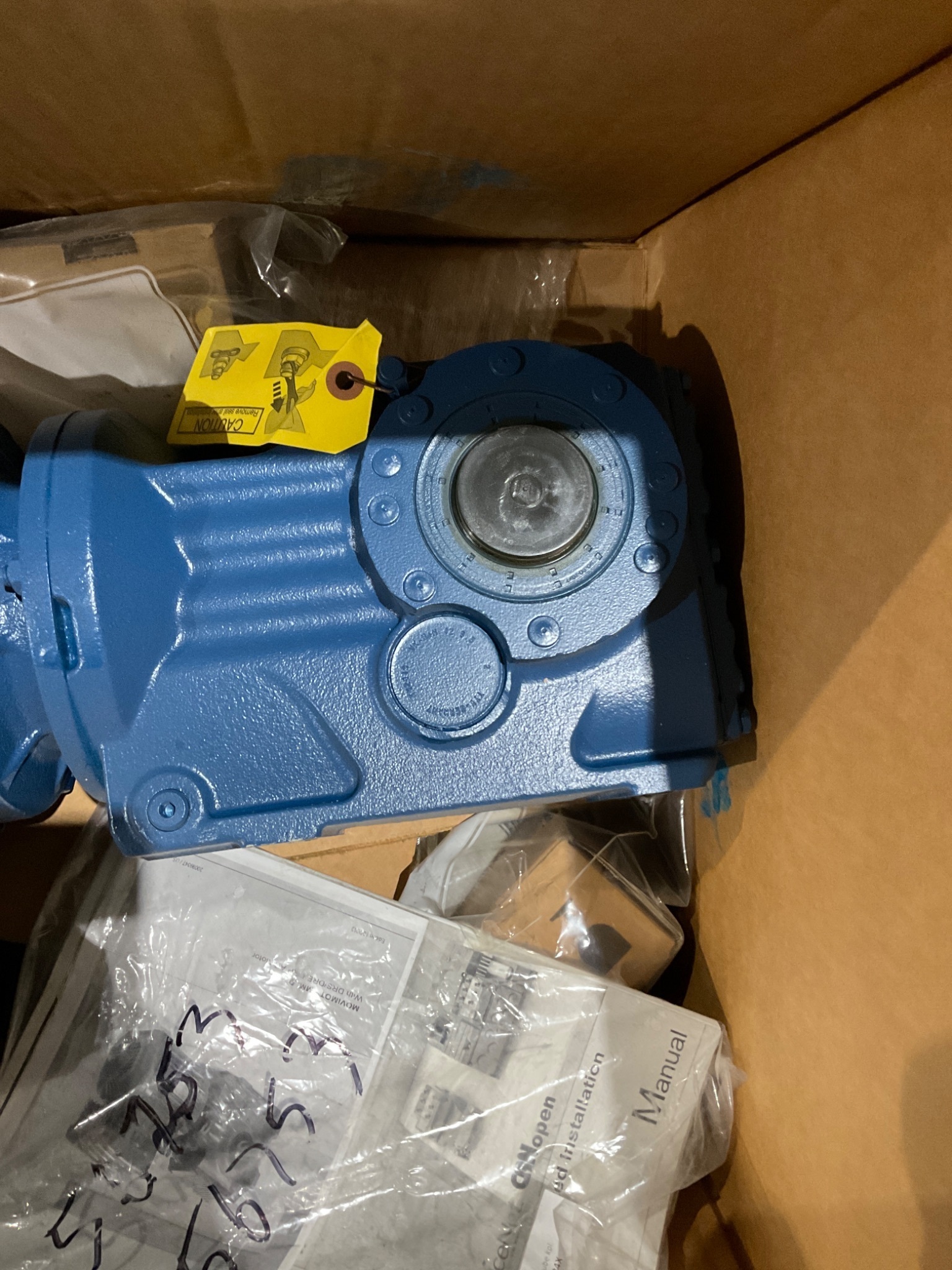 SEW-EURODRIVE KA47DRE90M4NE2HR/MM11/MO/ASA3 Gear Motor NEW 3