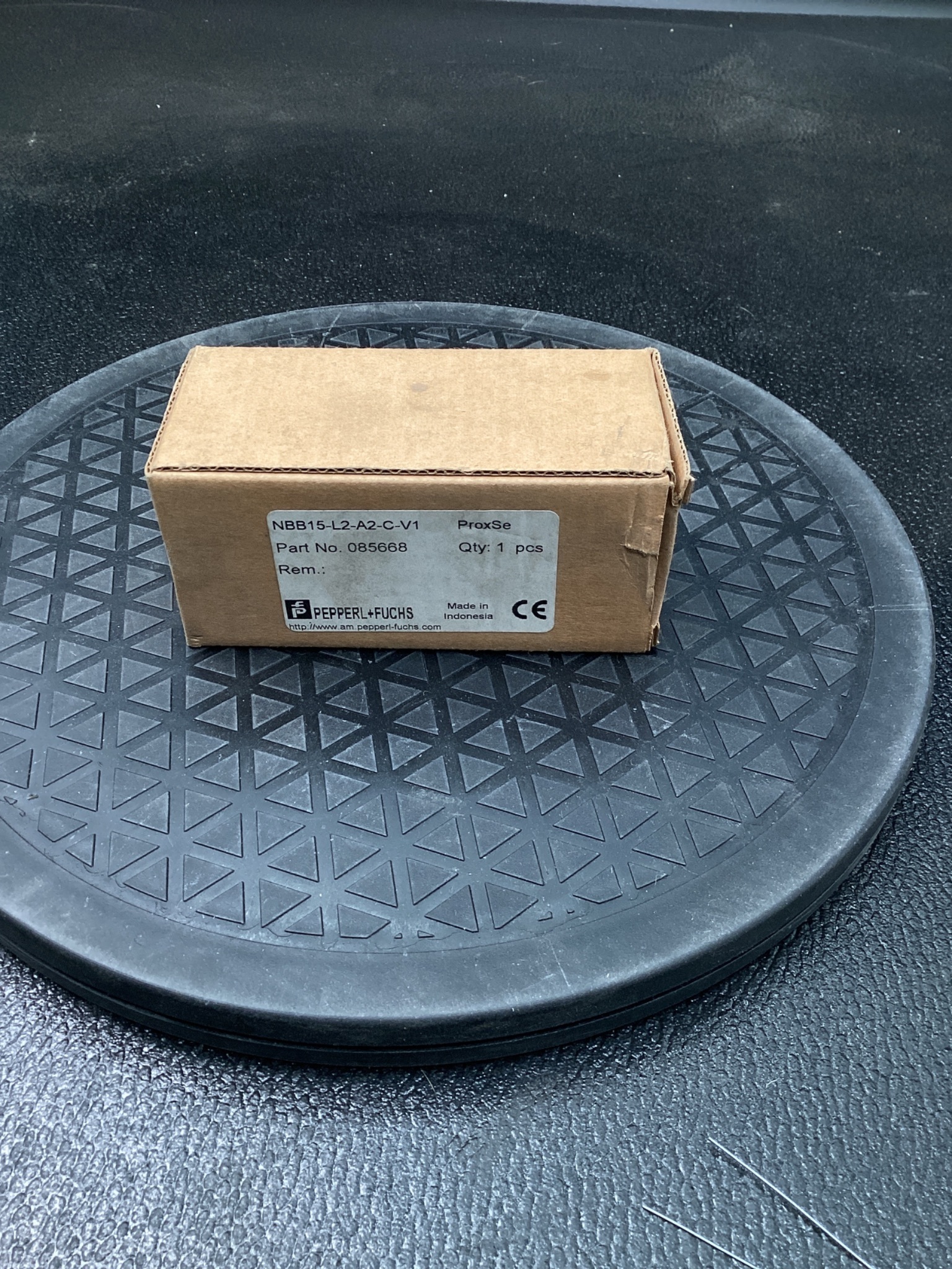 PEPPERL+FUCHS NBB15-L2-A2-C-V1 Inductive Proximity Sensor NEW 0
