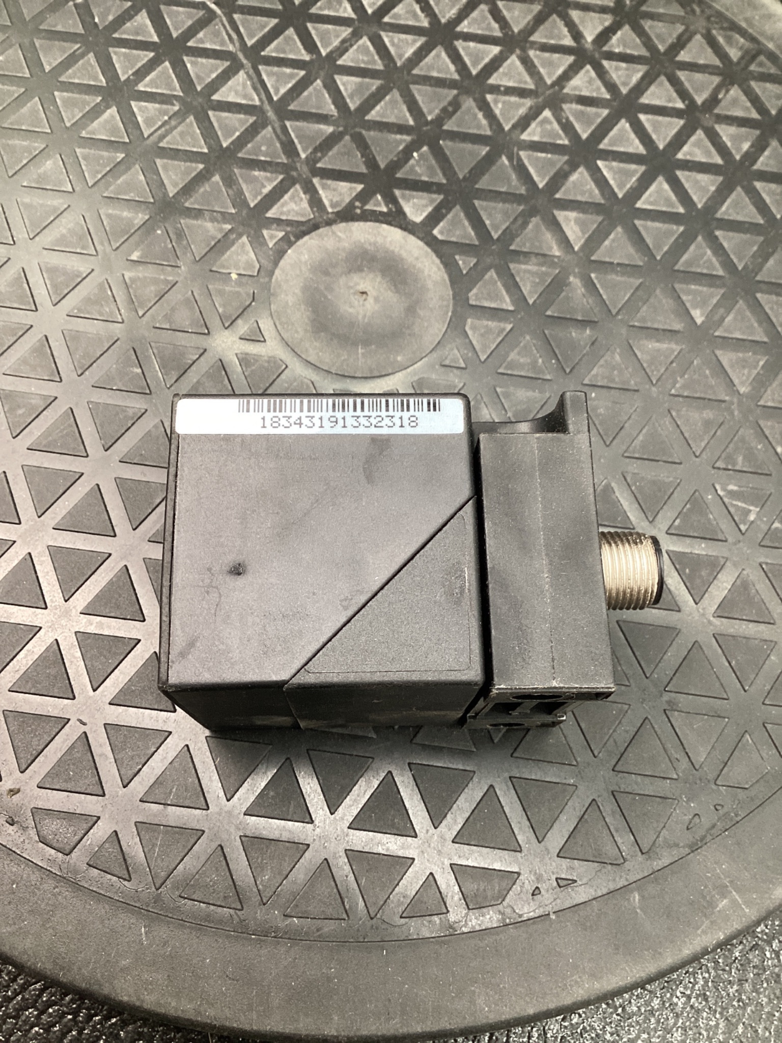 PEPPERL+FUCHS NBB15-L2-A2-C-V1 Inductive Proximity Sensor NEW 5