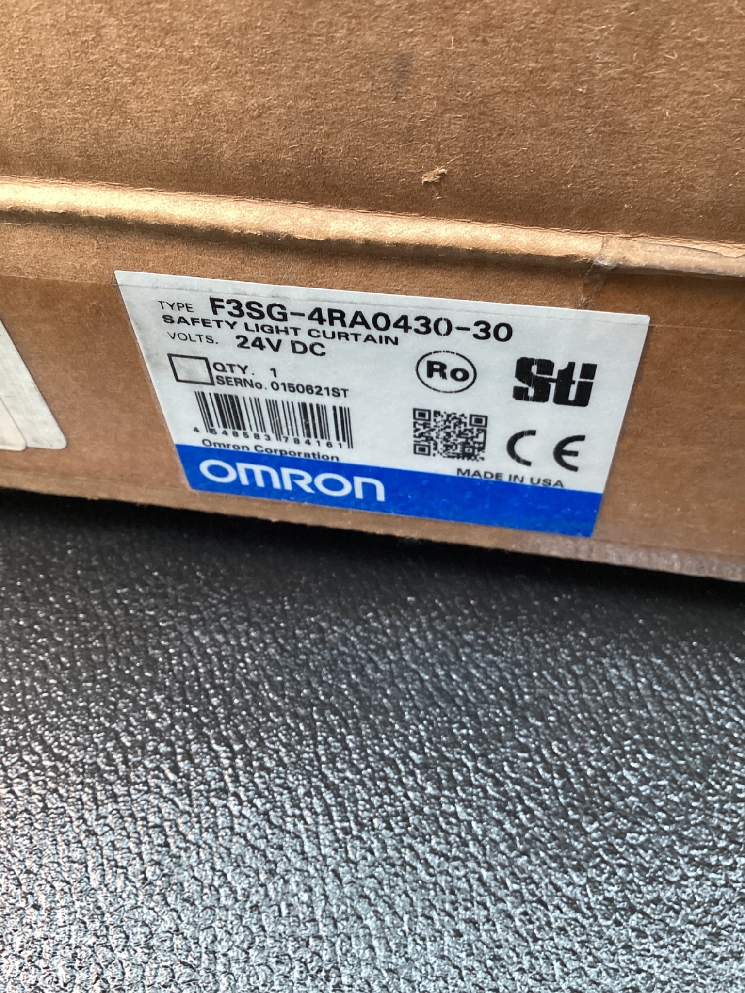 OMRON F3SG-4RA0430-30 Safety Light Curtain Set 430mm NEW 5