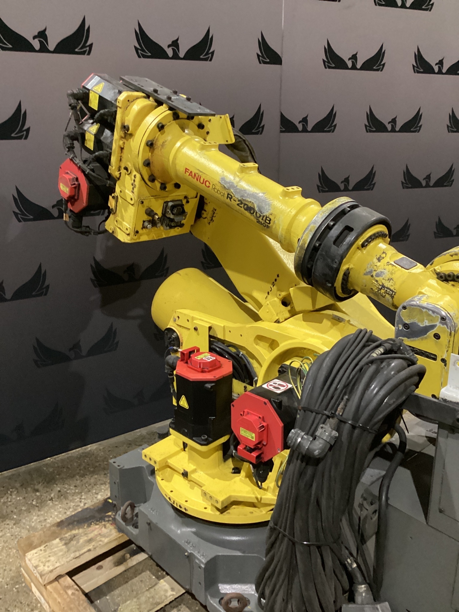 FANUC R-2000iB/210F Complete w/ R-30iB Controls USED 5