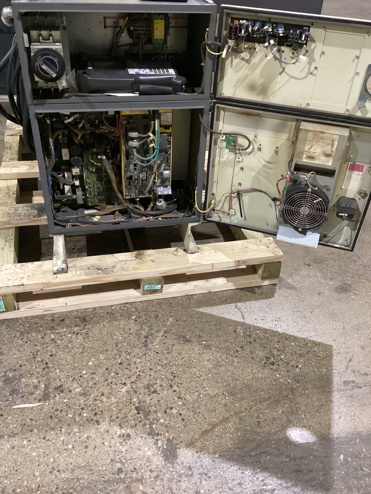 FANUC R-2000iB/210F Complete w/ R-30iB Controls USED 7