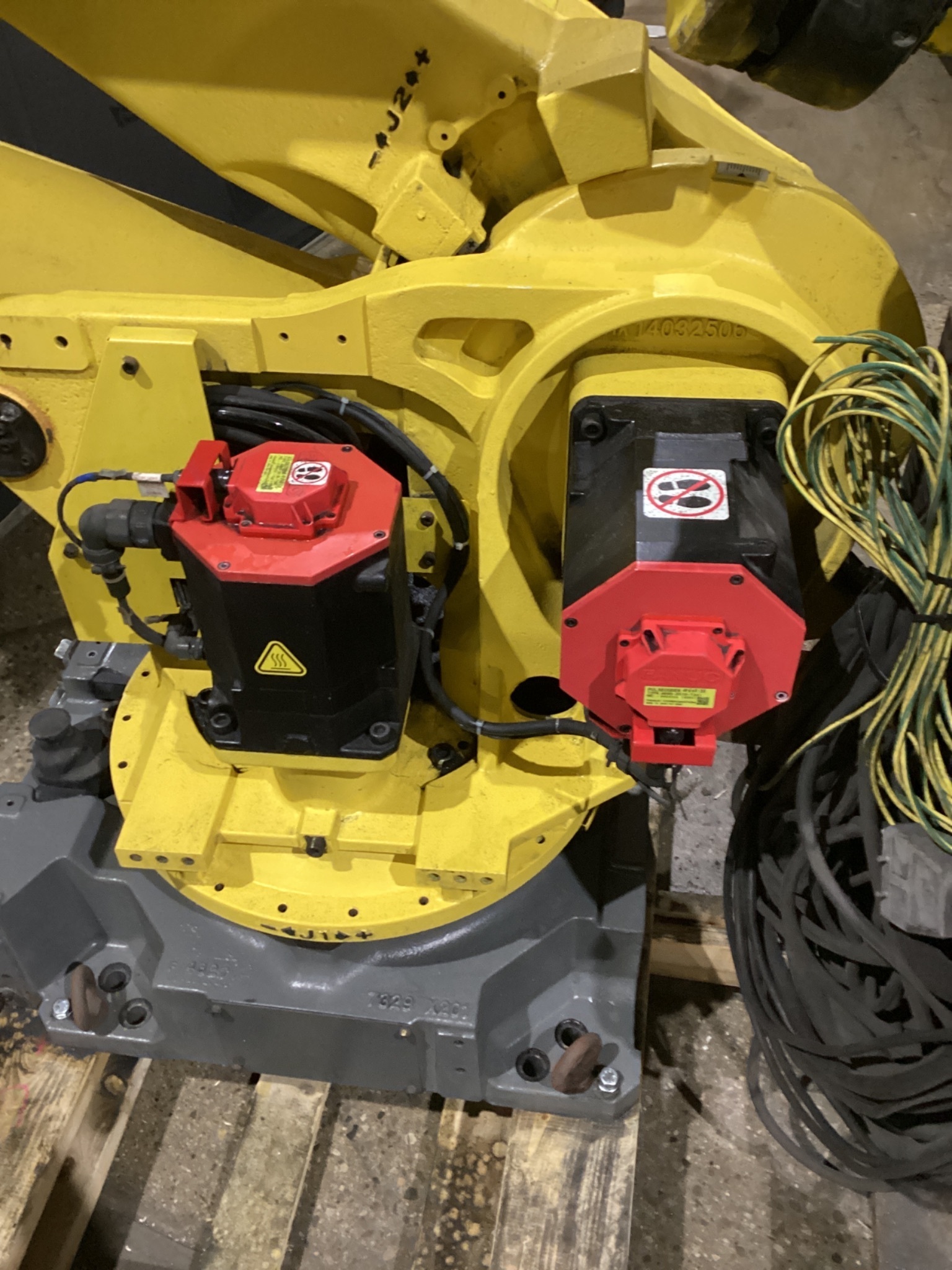 FANUC R-2000iB/210F Complete w/ R-30iB Controls USED 6