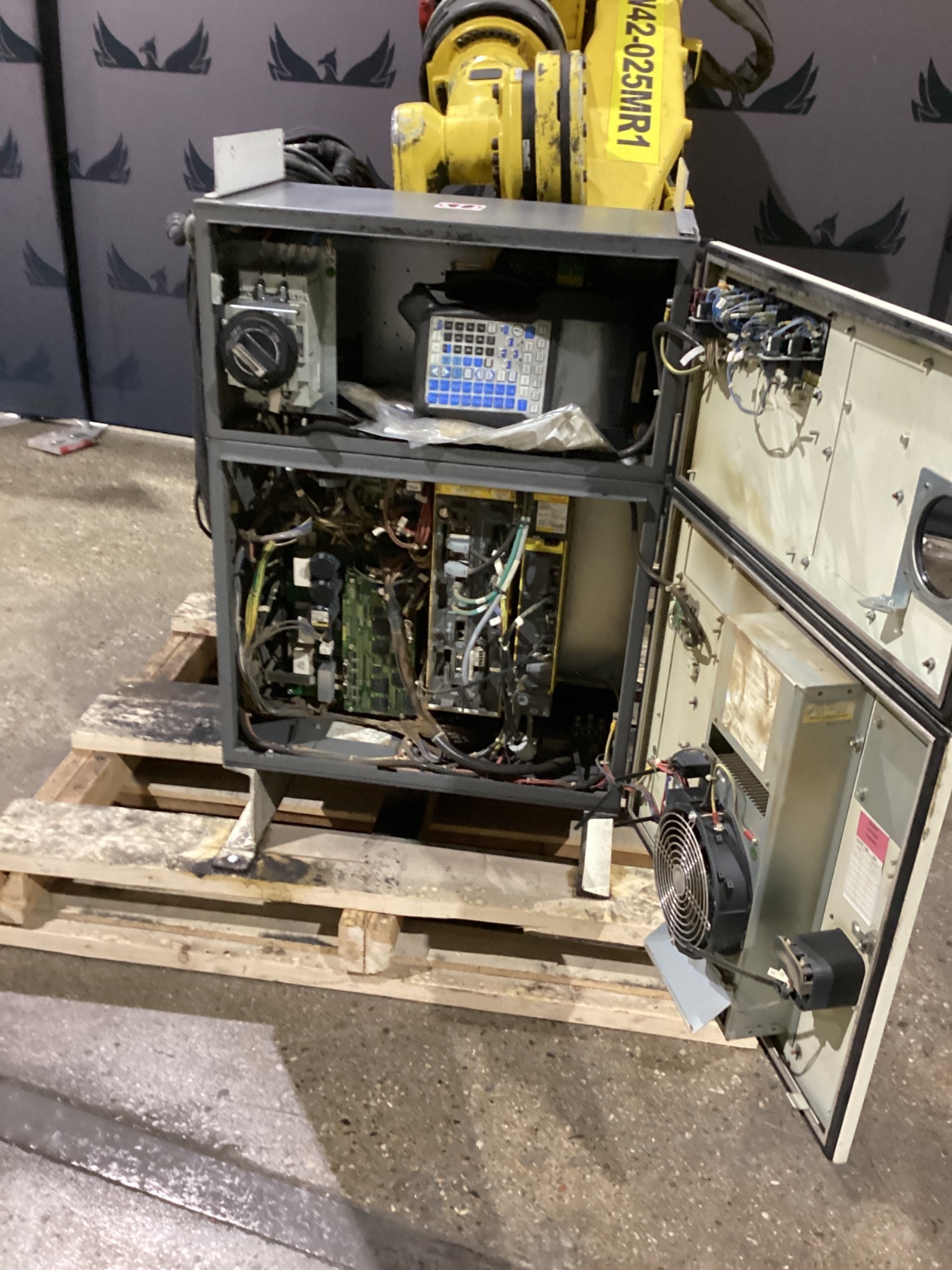 FANUC R-2000iB/210F Complete w/ R-30iB Controls USED 7