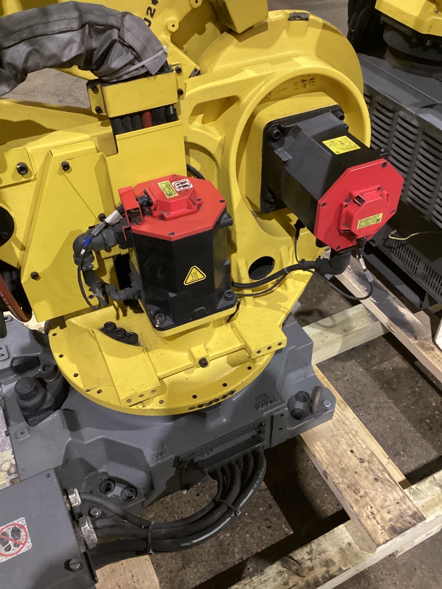 FANUC R-2000iB/210F Complete w/ R-30iB Controls USED 6
