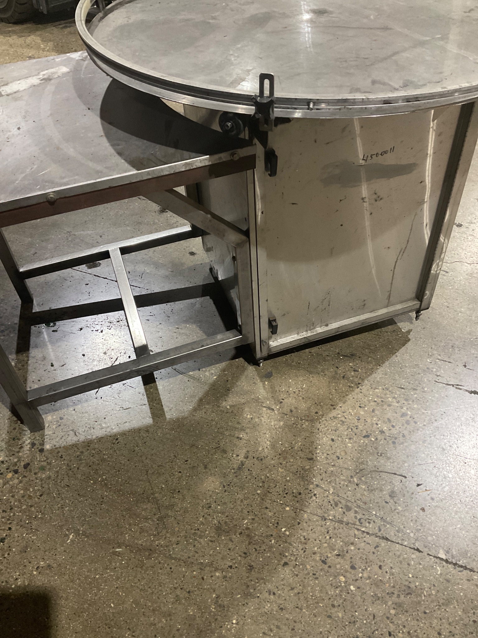 INLINE FILLING SYSTEMS DAYTON W602-FIL50-TT02 STAINLESS ACCUMULATION TABLE USED 2