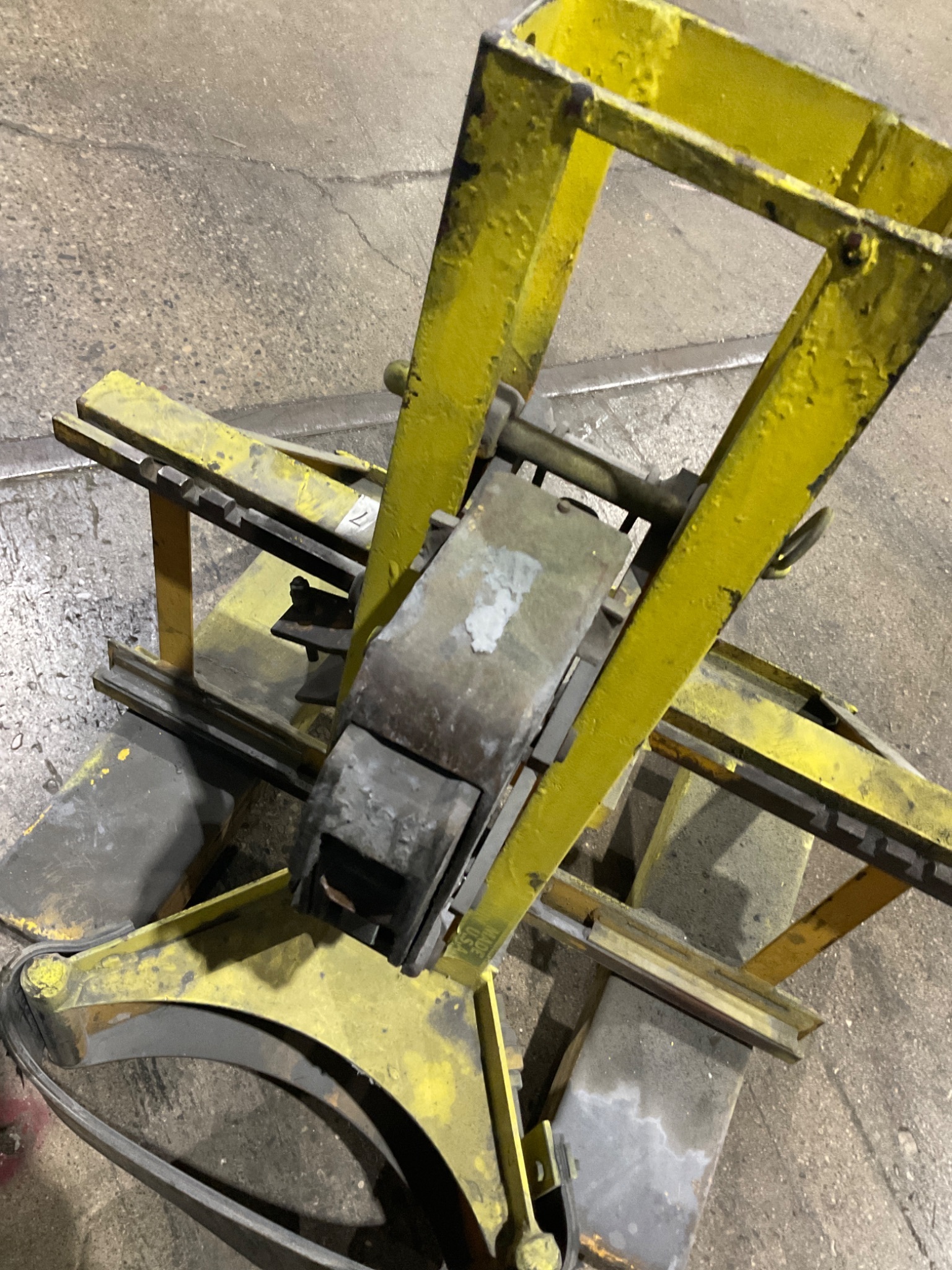 LIFTOMATIC 21897 DRUM HANDLER ATTACHMENT USED 5