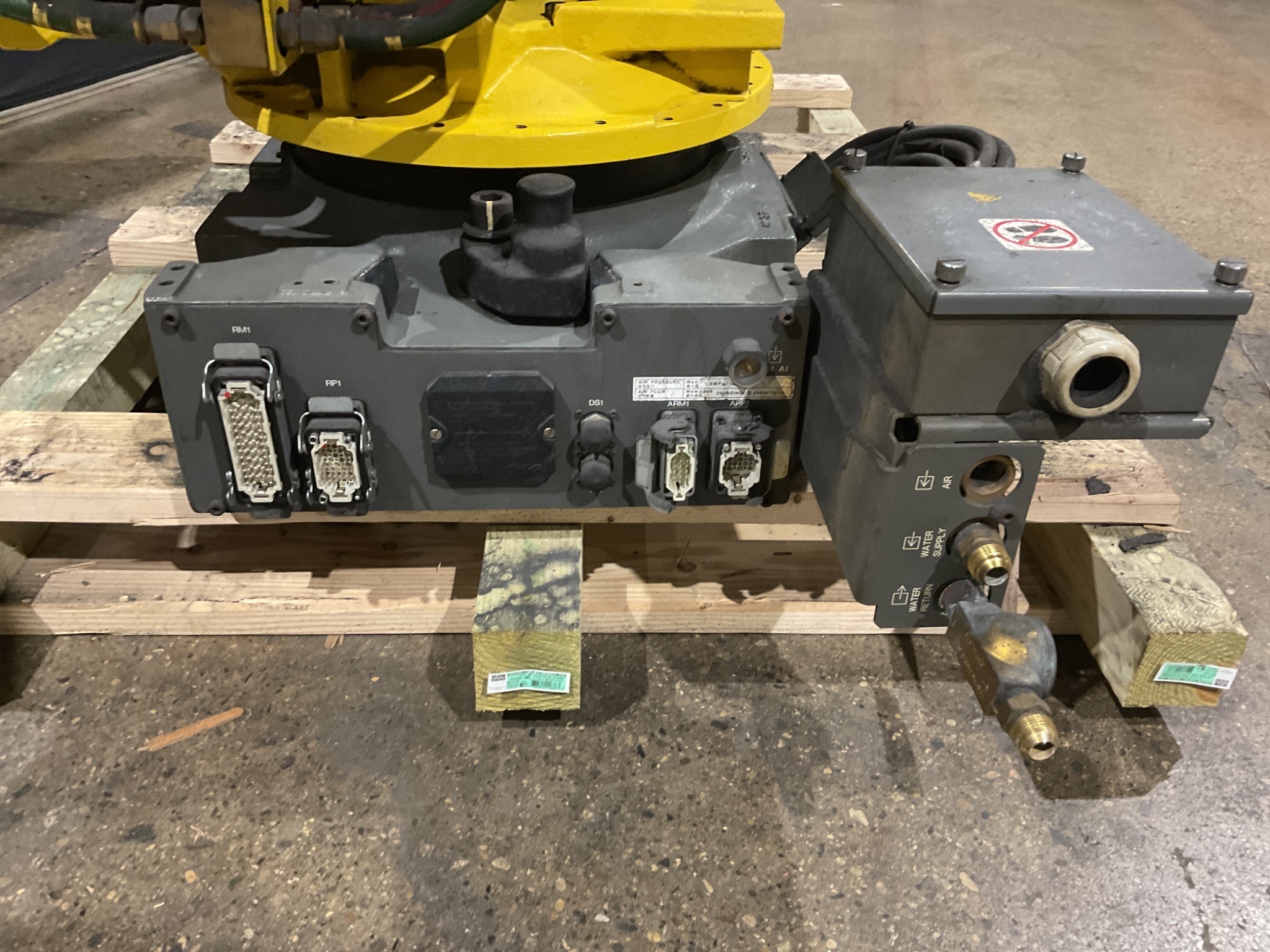 FANUC R-2000iB/210F Complete w/ R-30iB Controls USED 3