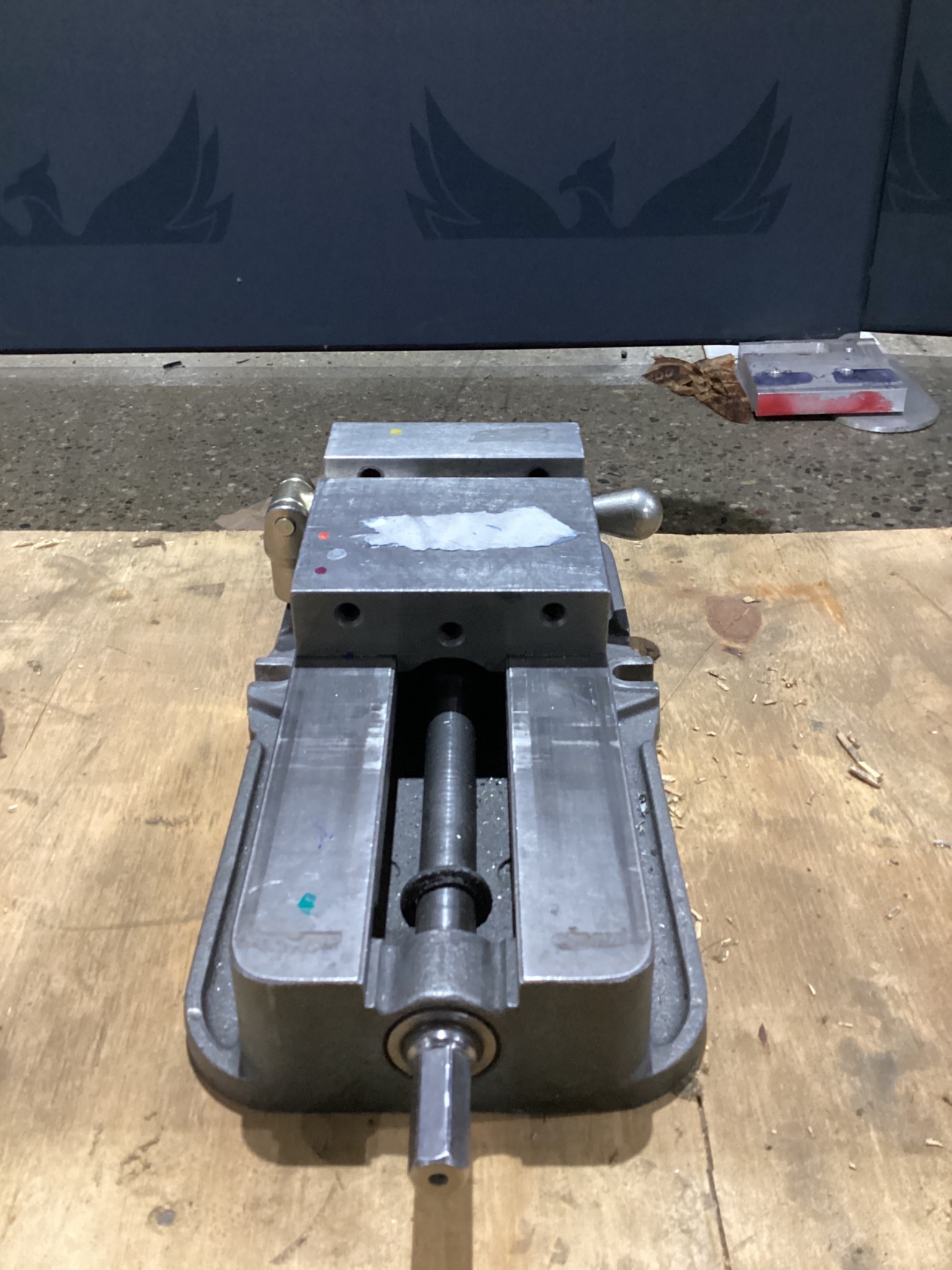 KURT D675 6" MACHINE VISE WITH HANDLE USED 0