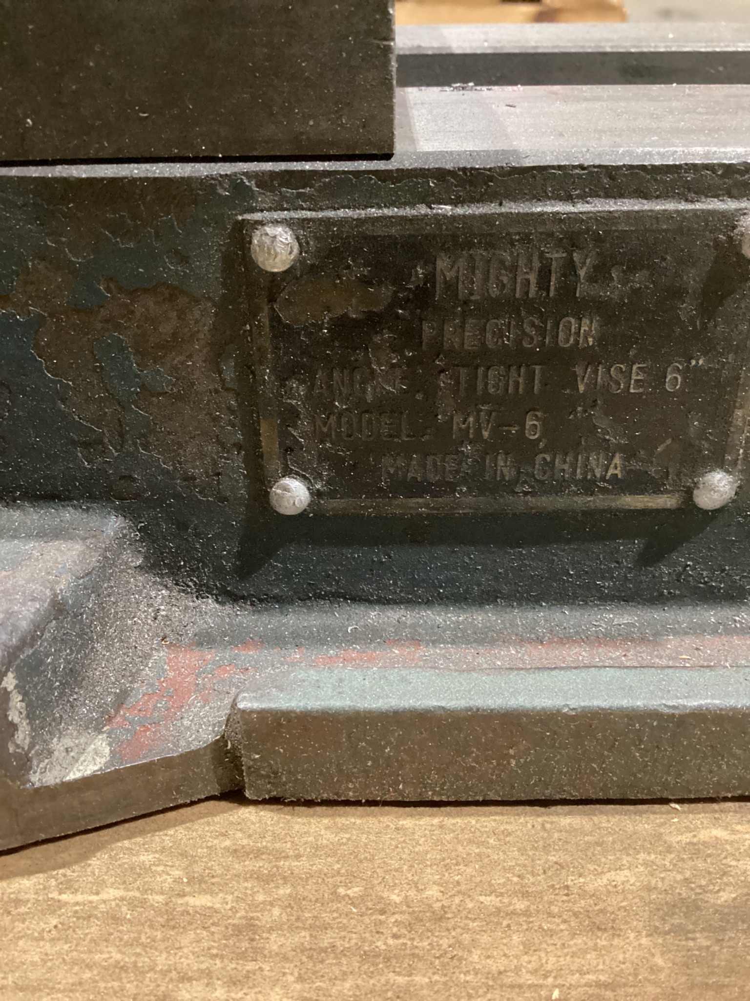 KURT D675 6" MACHINE VISE WITH HANDLE USED 2