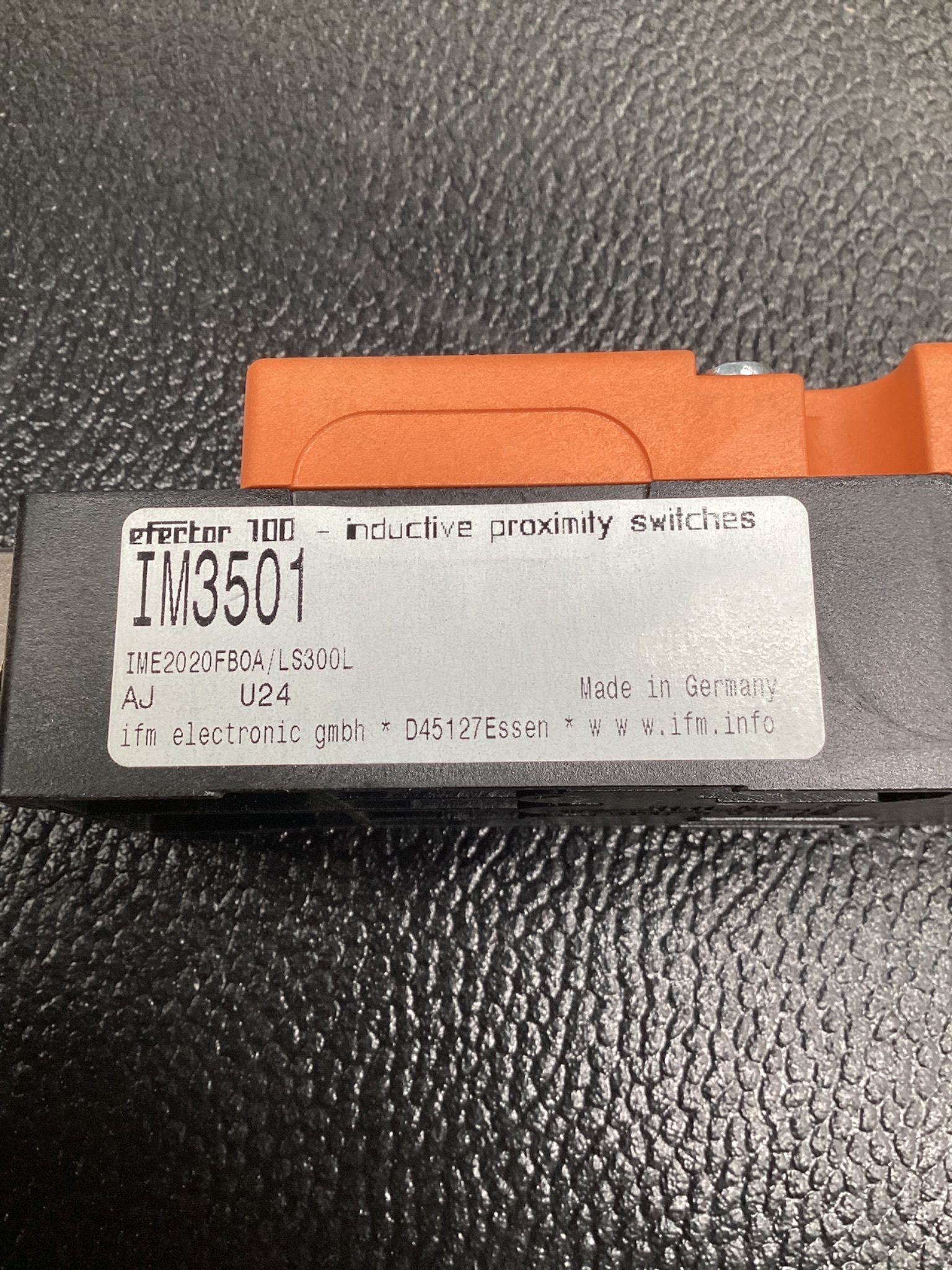 IFM IM3501 INDUCTIVE PROXIMITY SENSOR NEW OPEN BOX 8