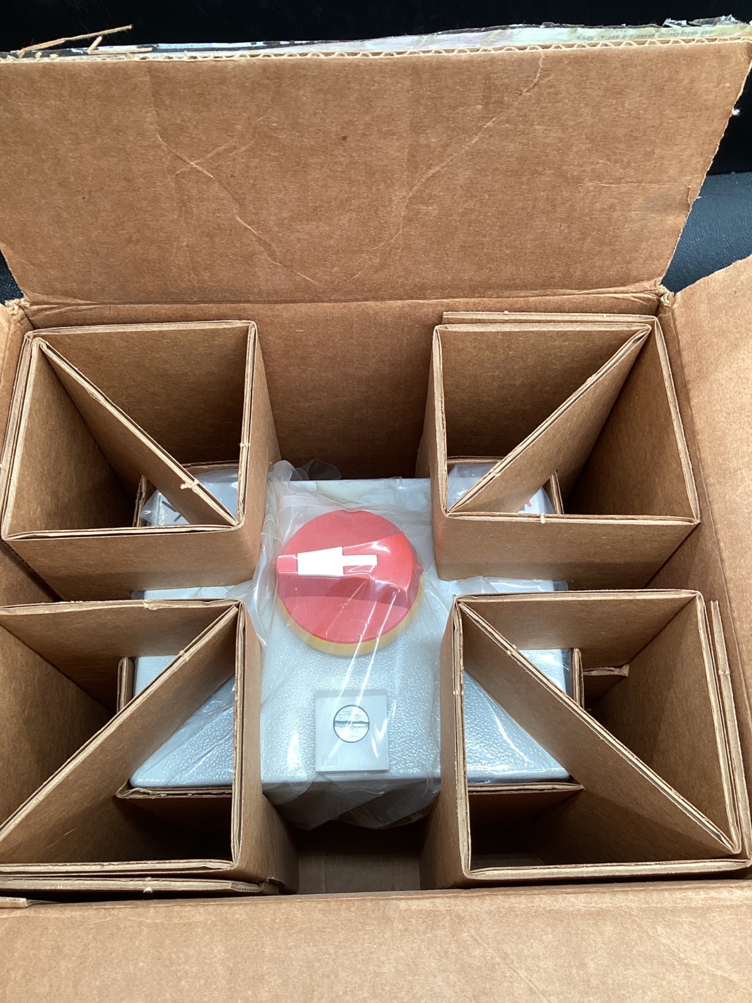 COOPER BUSSMANN ER12-40N3SR 12KV 40A E-RATED FUSE DISCONNECT NEW 0