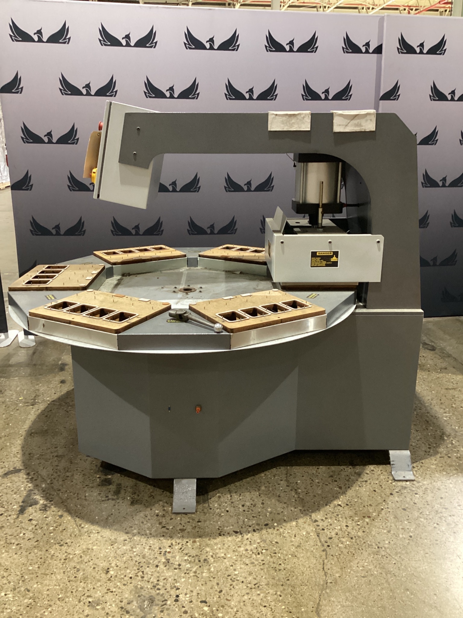 VISUAL PACKAGING LP USA SDSC-1418 BLISTER/SEALING MACHINE USED 0