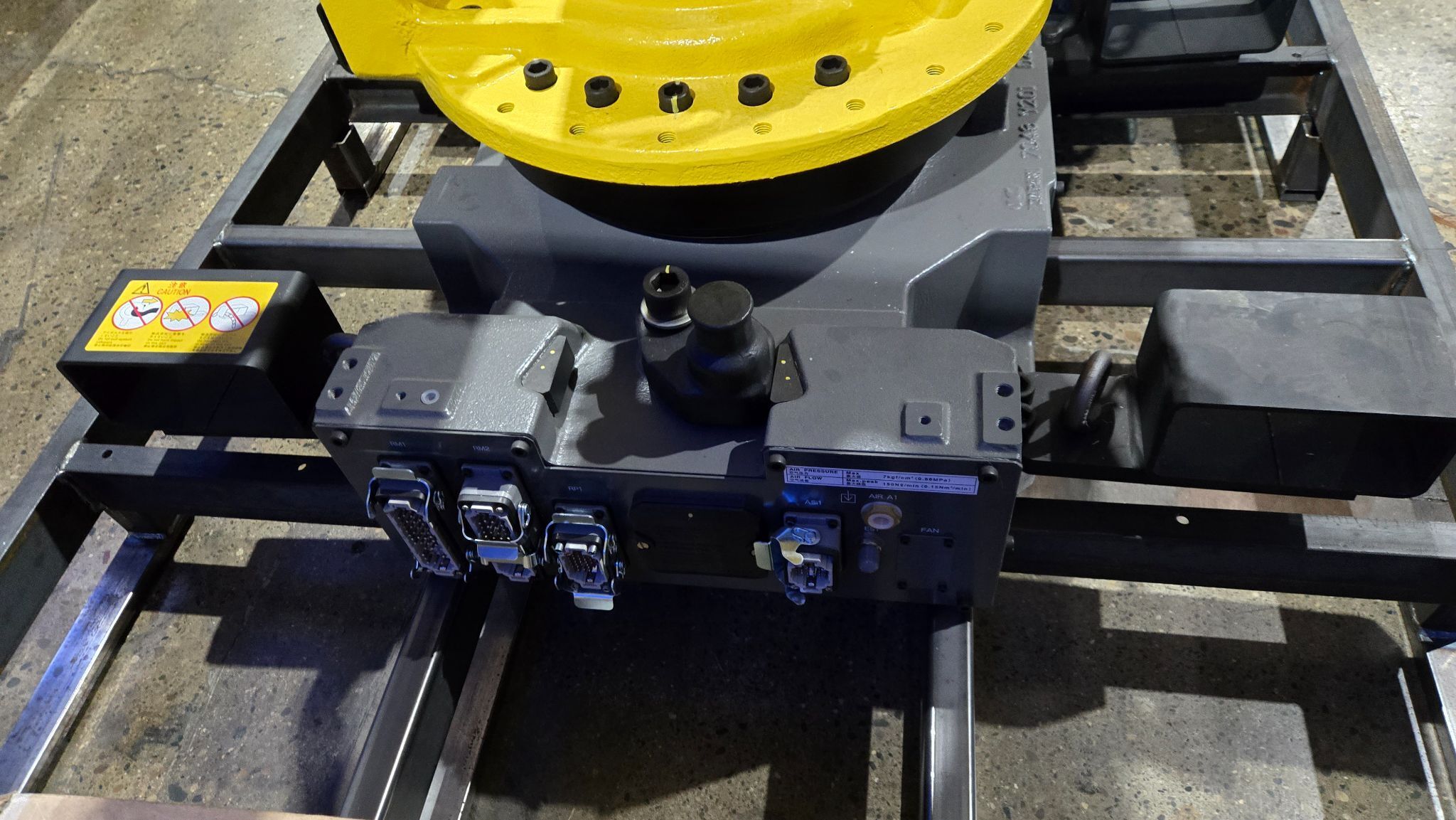 FANUC M-410iC/185 + R-30iB PLUS ROBOT AND CONTROLLER NEW 6