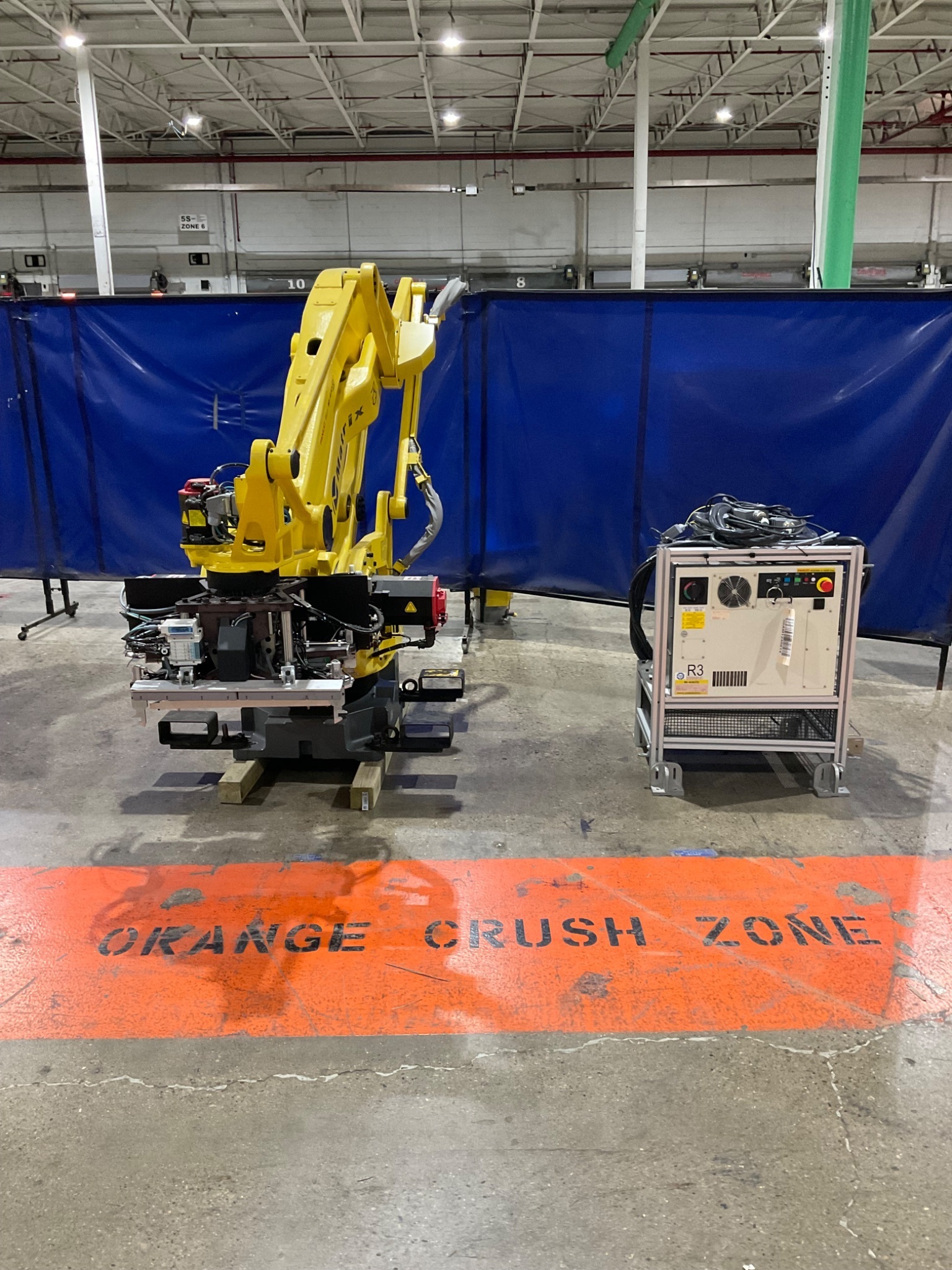 FANUC M-410IC/185 ROBOT W R-30IB PLUS CONTROLLER USED 1