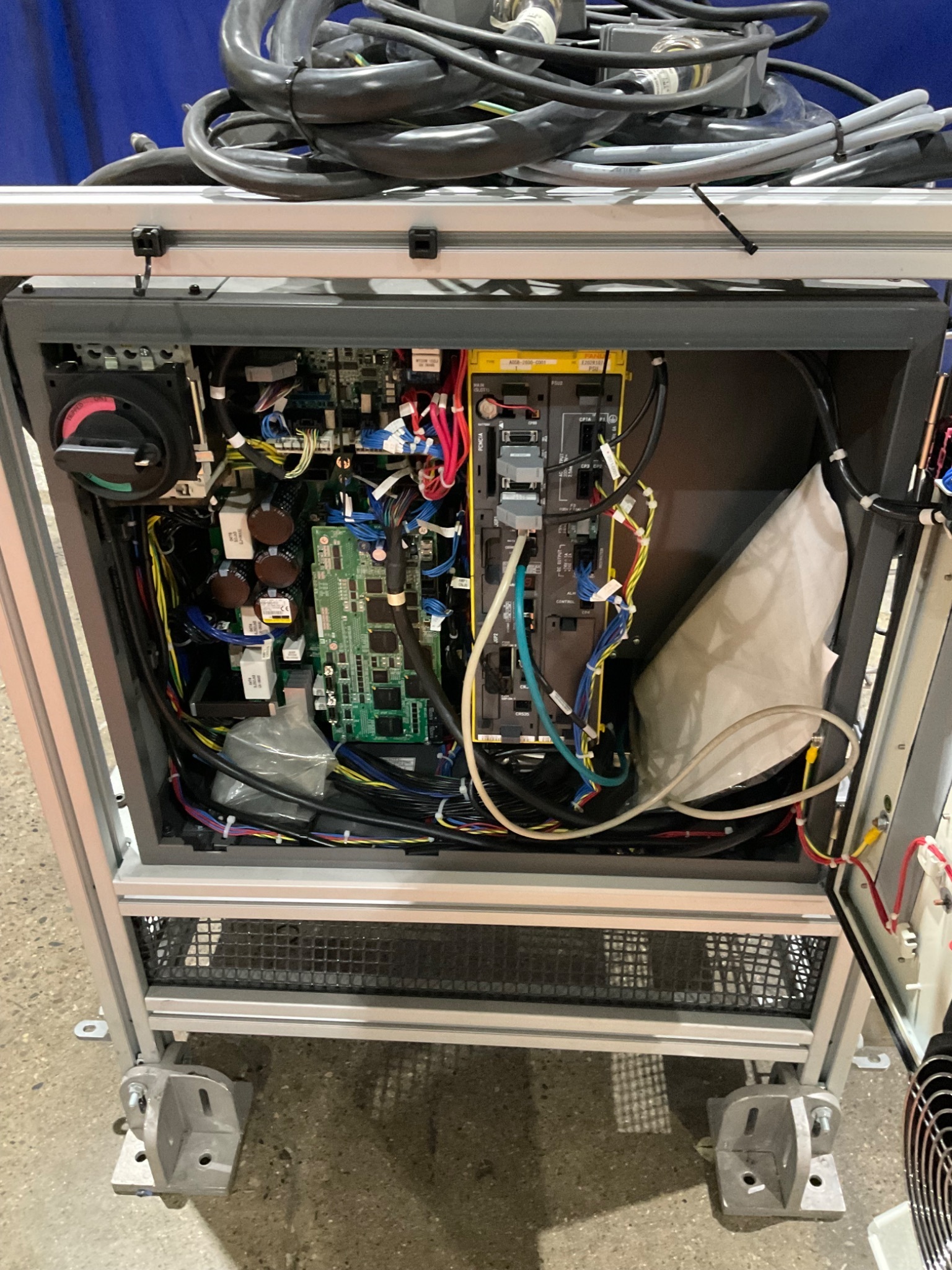 FANUC M-410IC/185 ROBOT W R-30IB PLUS CONTROLLER USED 8