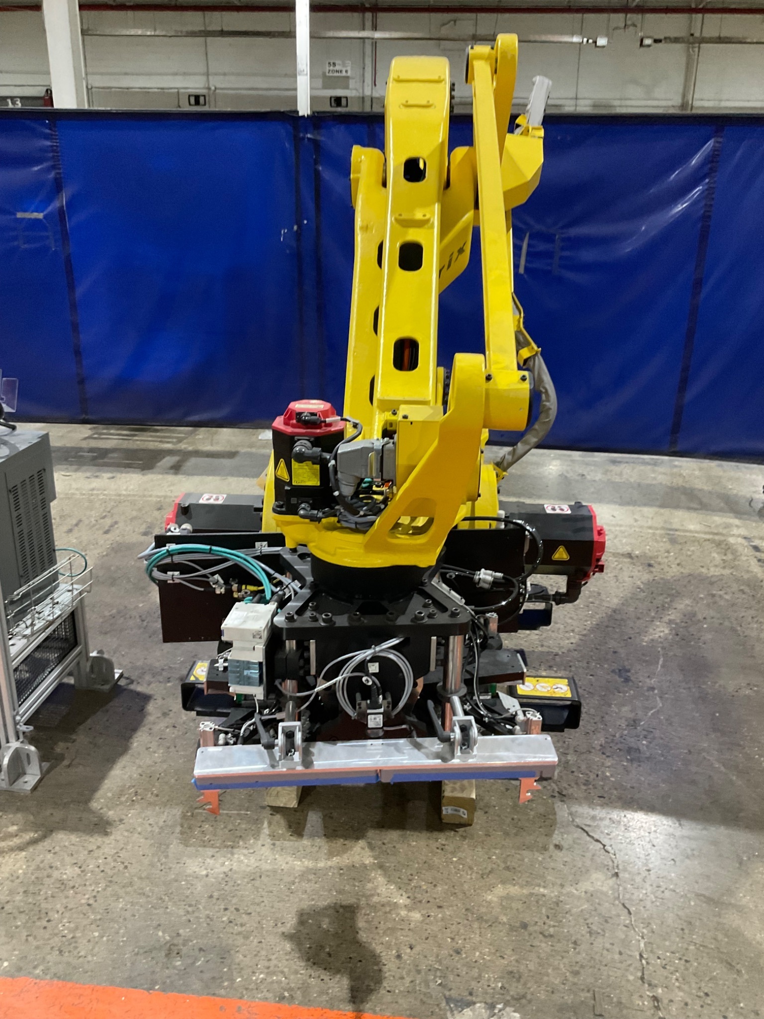 FANUC M-410IC/185 ROBOT W R-30IB PLUS CONTROLLER USED 6