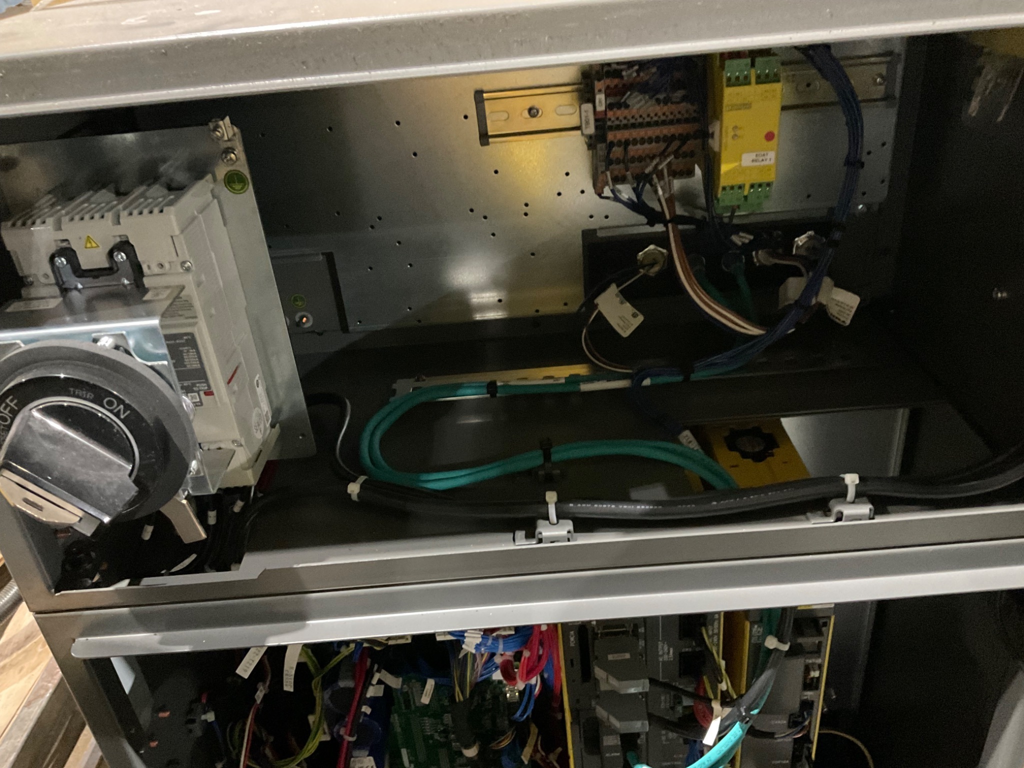 FANUC - ArcMate 120iD w/ R-30iB PLUS Controls and Spot Tool+ NEW 10
