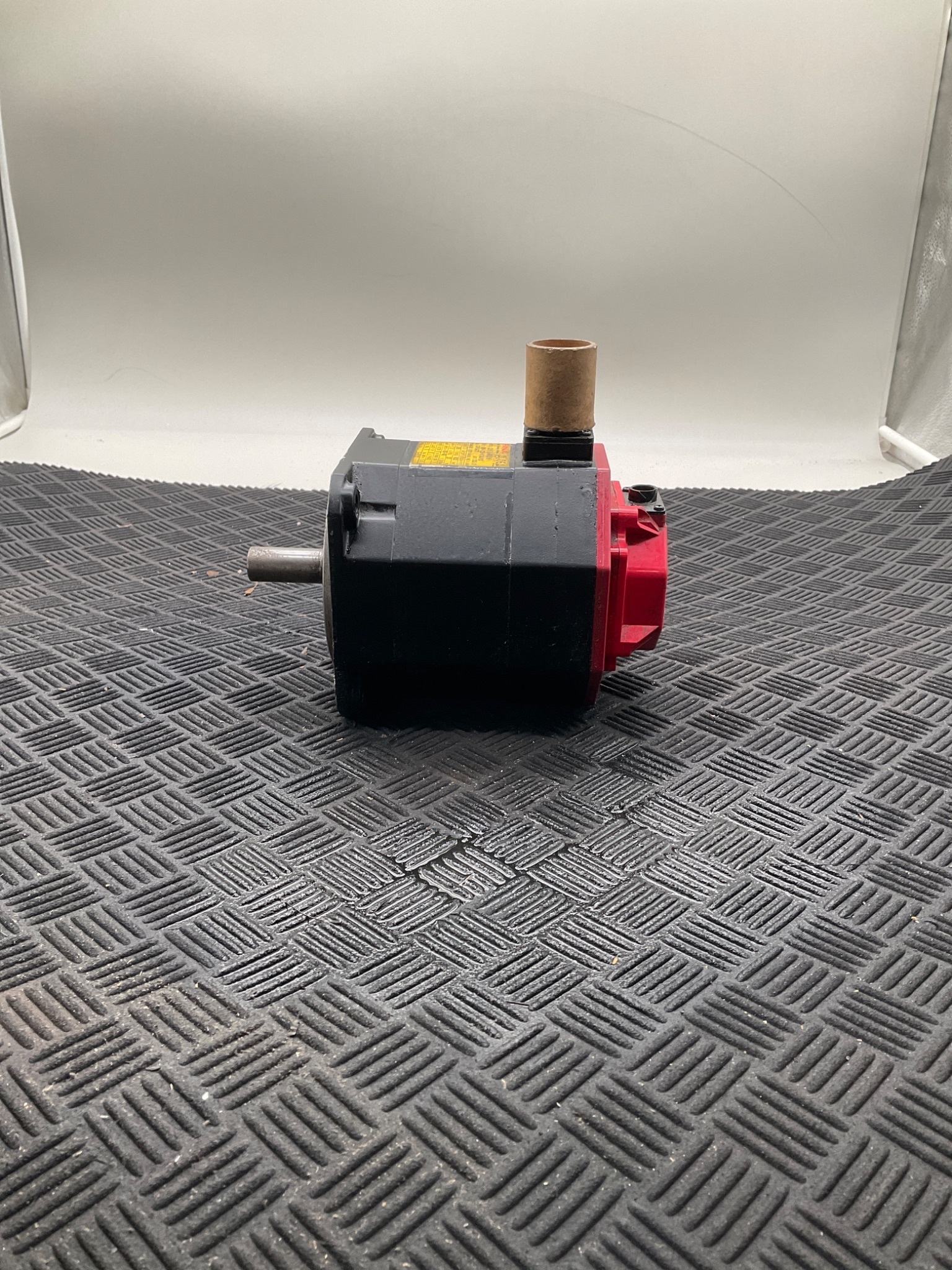 FANUC A06B-0236-B100#0100 aiS 8/4000HV Servo Motor USED 0