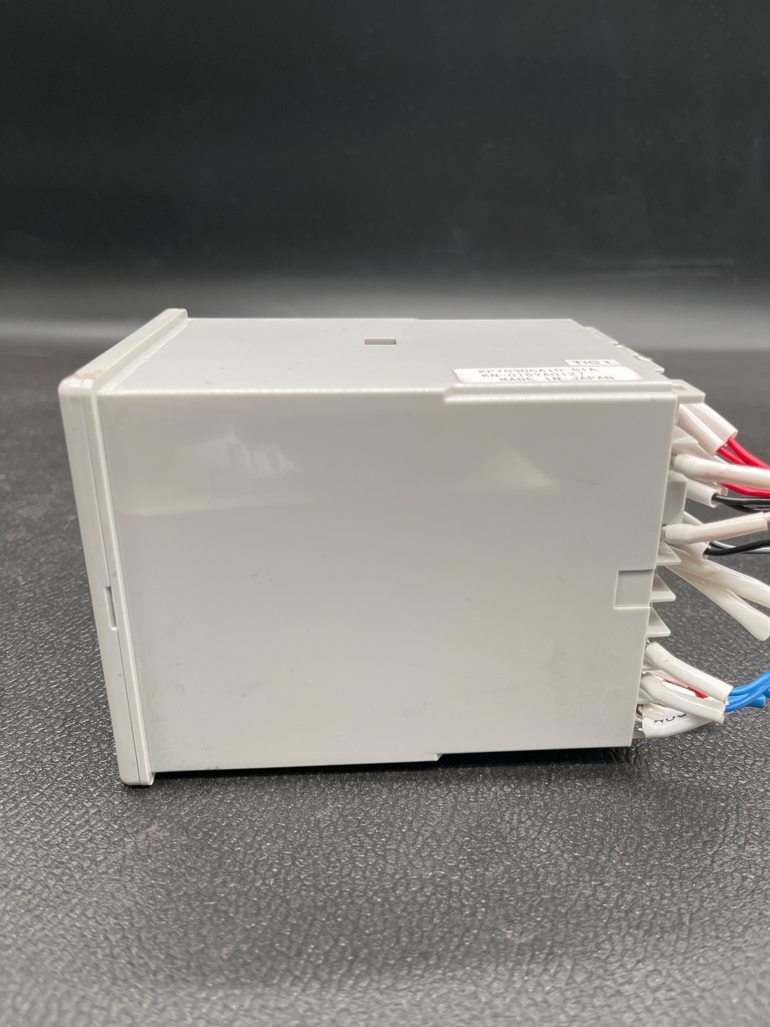 CHINO KP1030CA10-G1A Temperature Controller USED 1