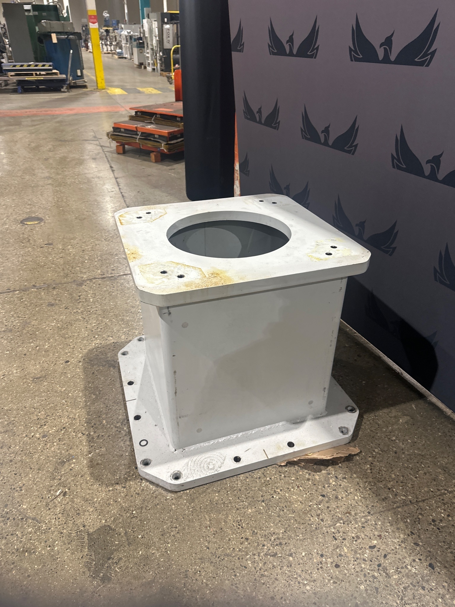 FANUC R2000IC ROBOT BASE 34 X 34 X 28 USED 2