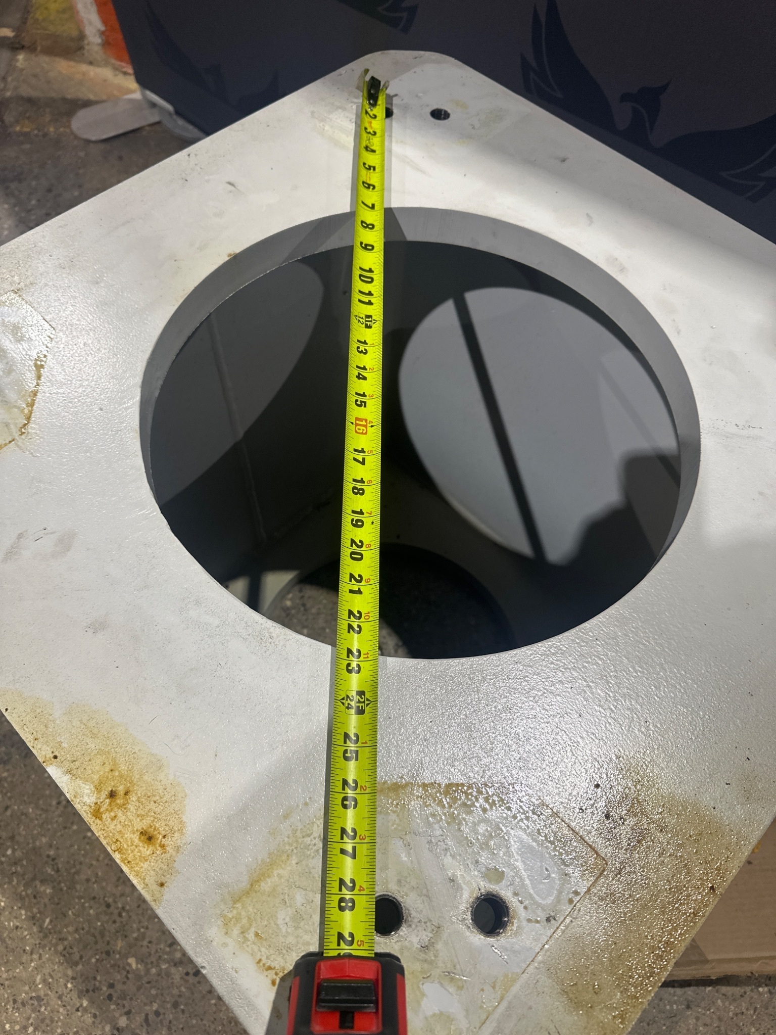 FANUC R2000IC ROBOT BASE 34 X 34 X 28 USED 4