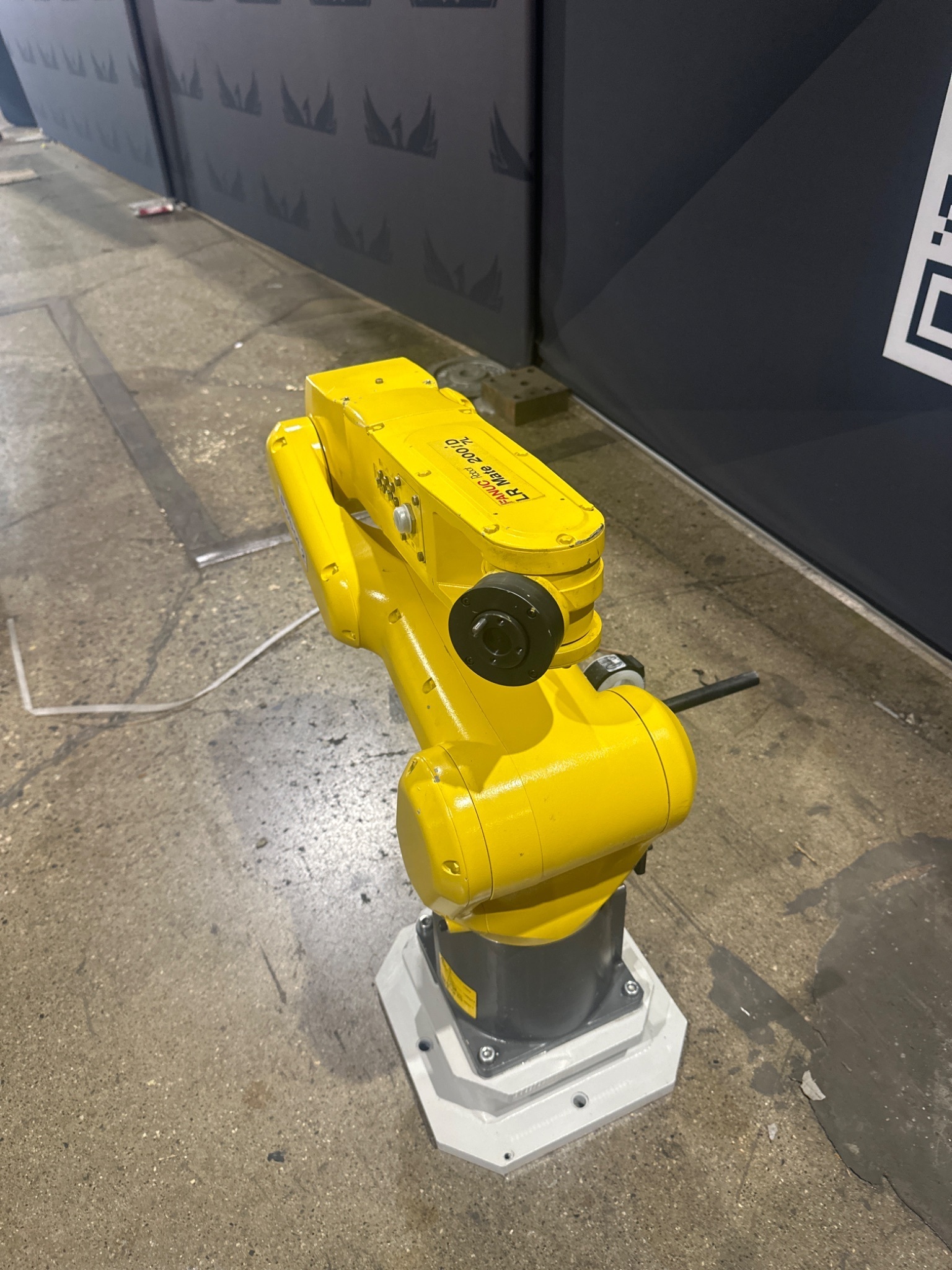 FANUC 2020 LR MATE 200ID/7 ROBOT ARM ONLY USED 4