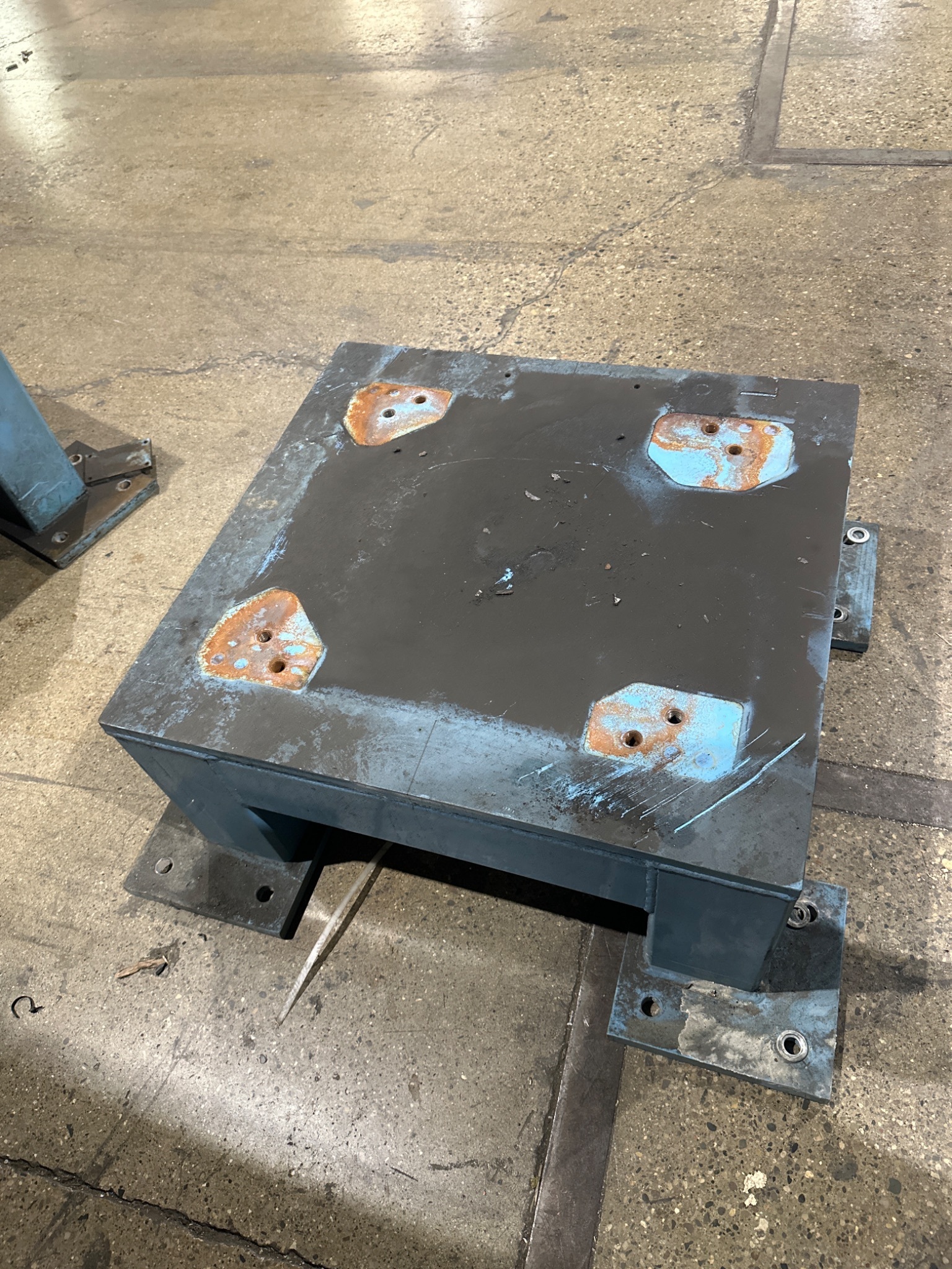 FANUC R2000IB ROBOT RISER 42 X 40 X 16 USED 3