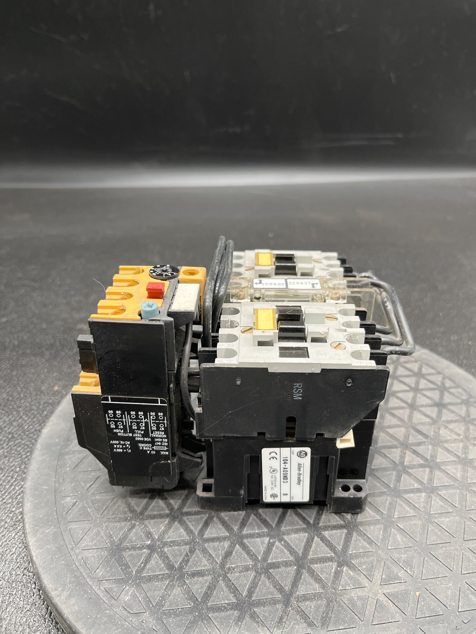 ALLEN BRADLEY 100-A09ND3 + 193-BSB22B Contactor & Overload Relay USED 1