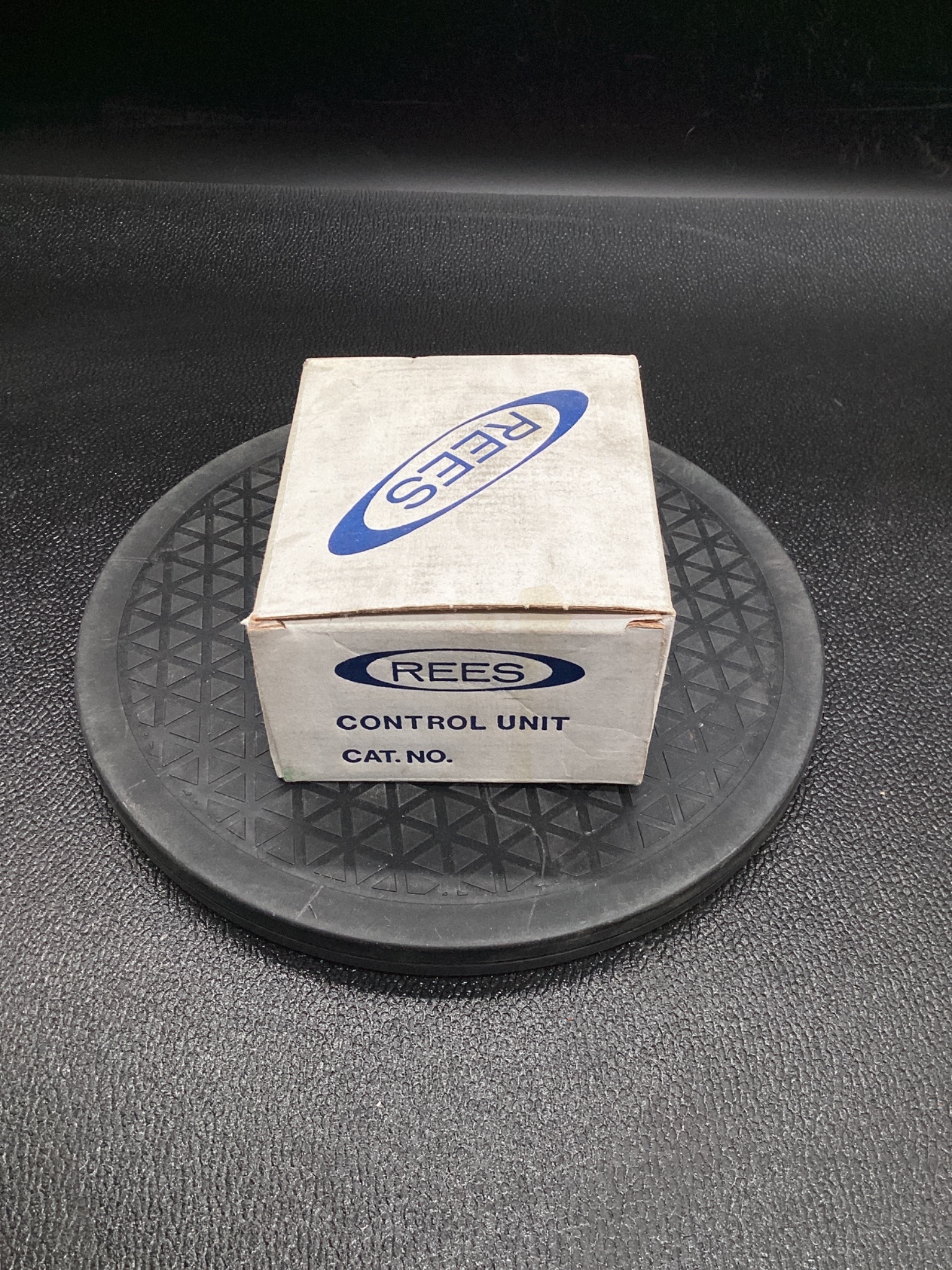 REES 03605-132 Pushbutton Assembly NEW 1