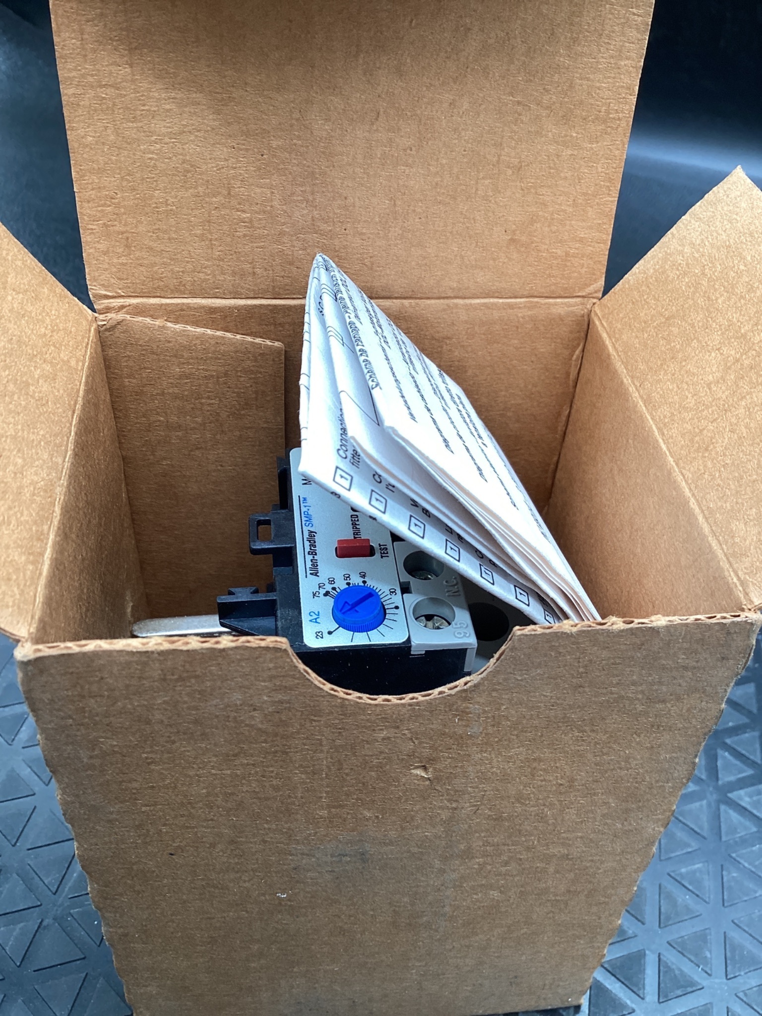 ALLEN BRADLEY 193-A2K3 Overload Relay NEW 4