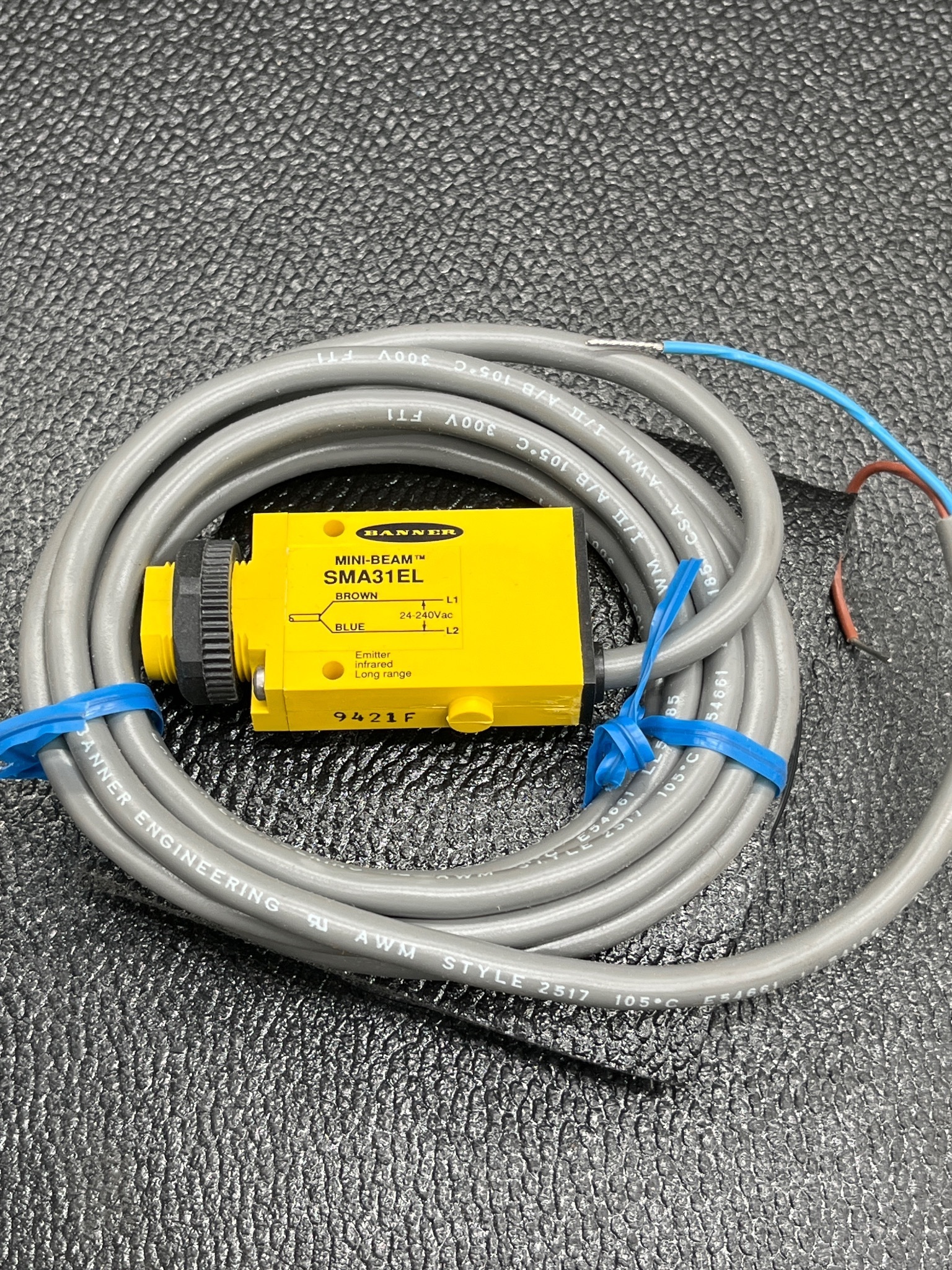 BANNER SMA31EL Mini-Beam Photoelectric Sensor NEW 4