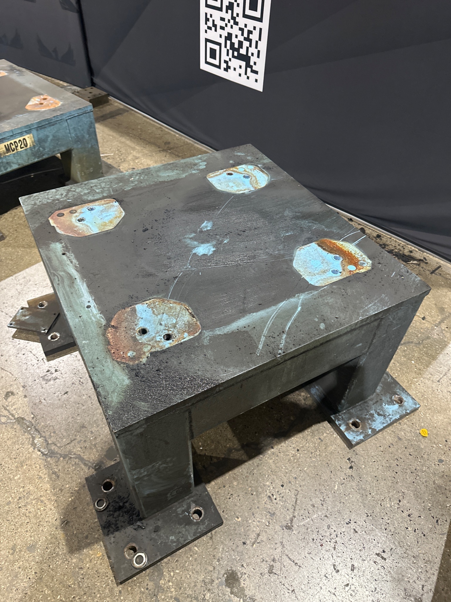 FANUC R2000IB ROBOT RISER 42 X 40 X 20 USED 1