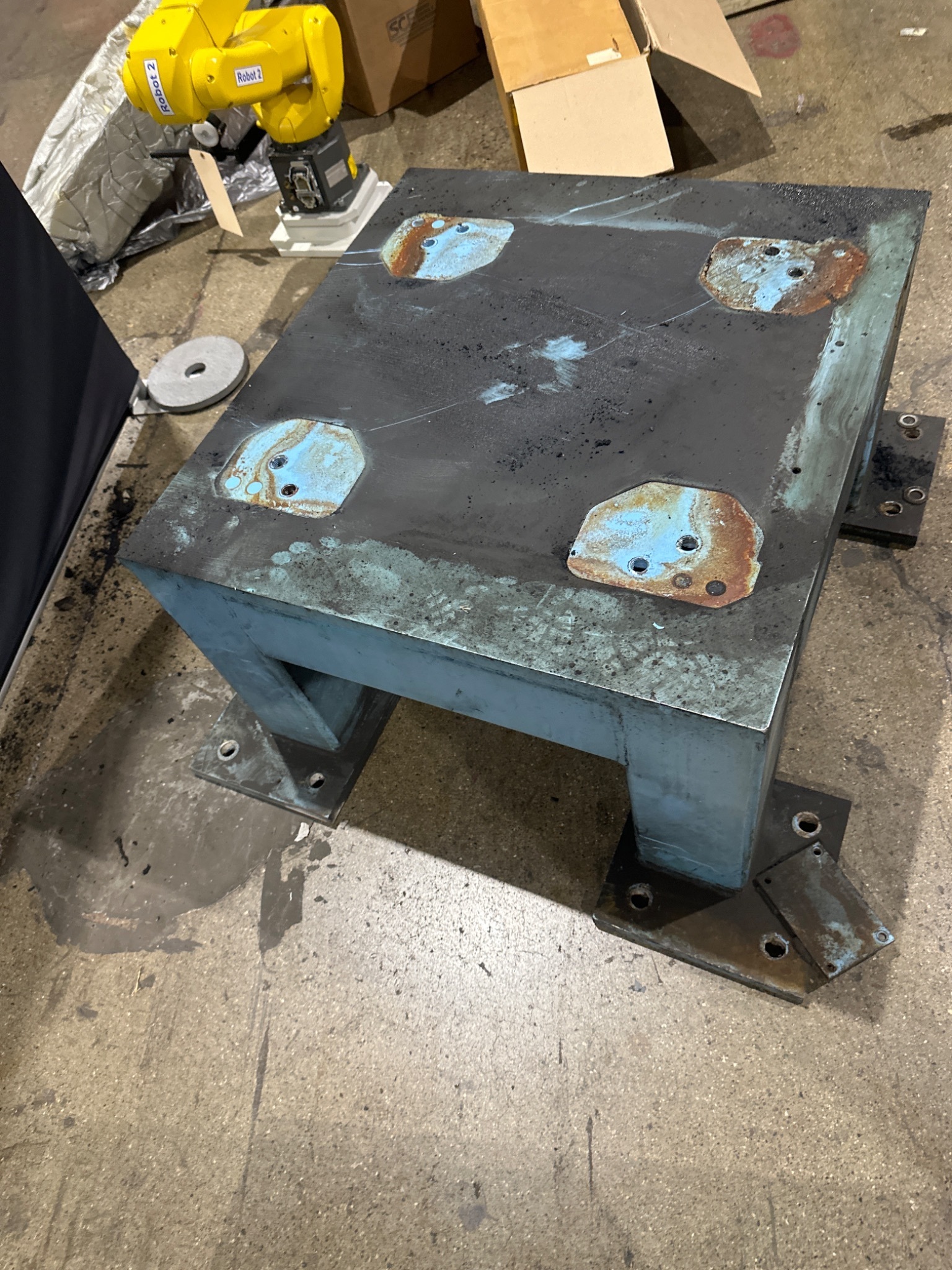 FANUC R2000IB ROBOT RISER 42 X 40 X 20 USED 2