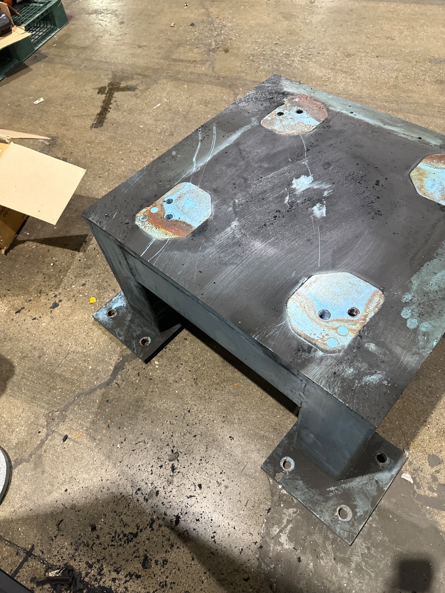 FANUC R2000IB ROBOT RISER 42 X 40 X 20 USED 3