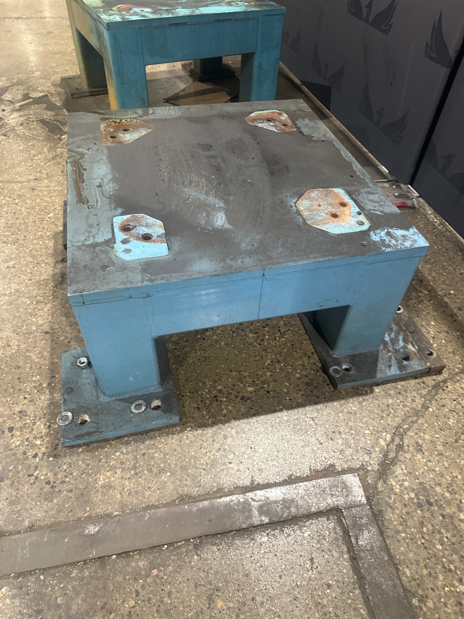 FANUC R2000IB ROBOT RISER 42 X 40 X 16 USED 2
