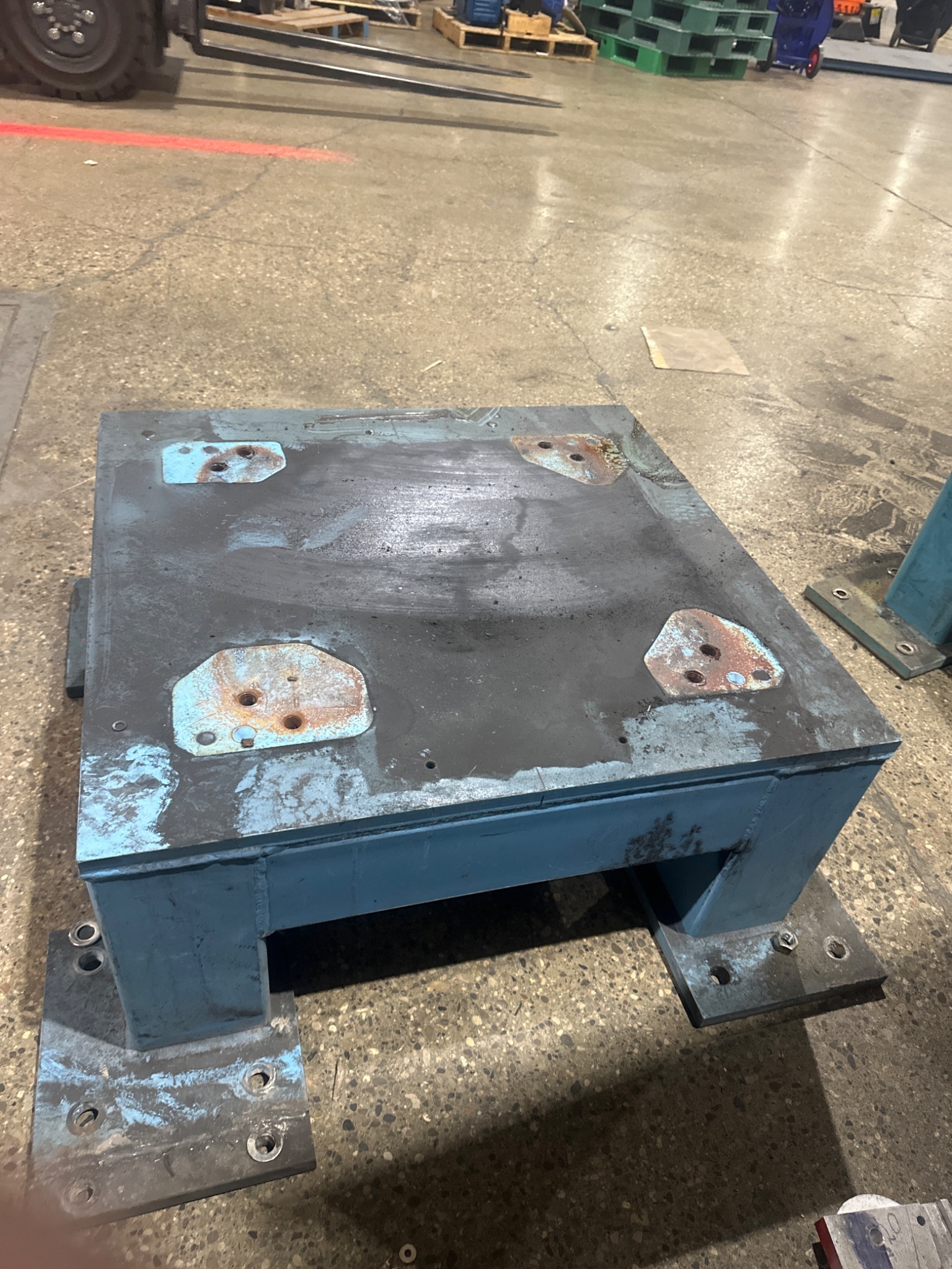 FANUC R2000IB ROBOT RISER 42 X 40 X 16 USED 3