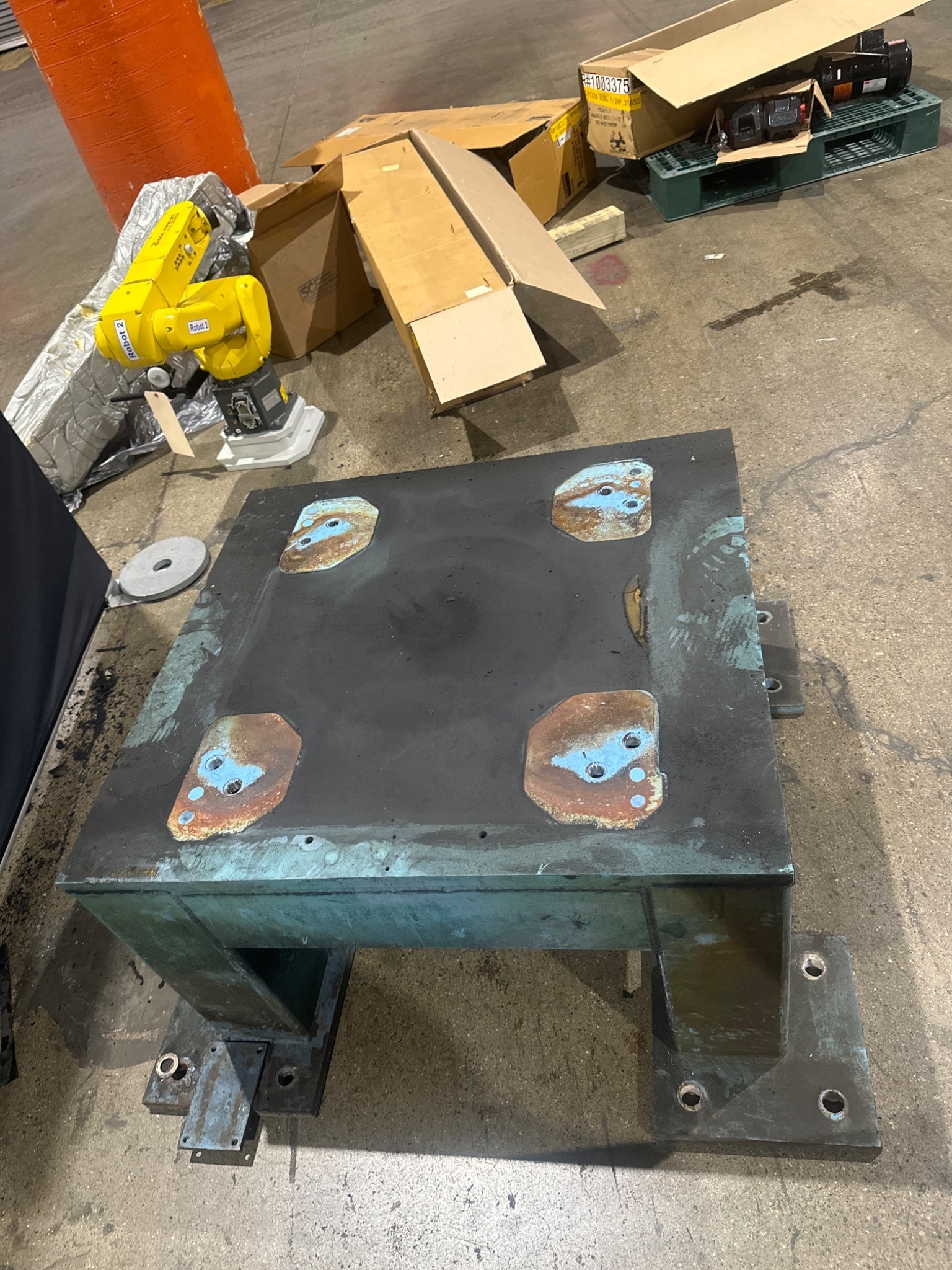 FANUC R2000IB ROBOT RISER 42 X 40 X 20 USED 2