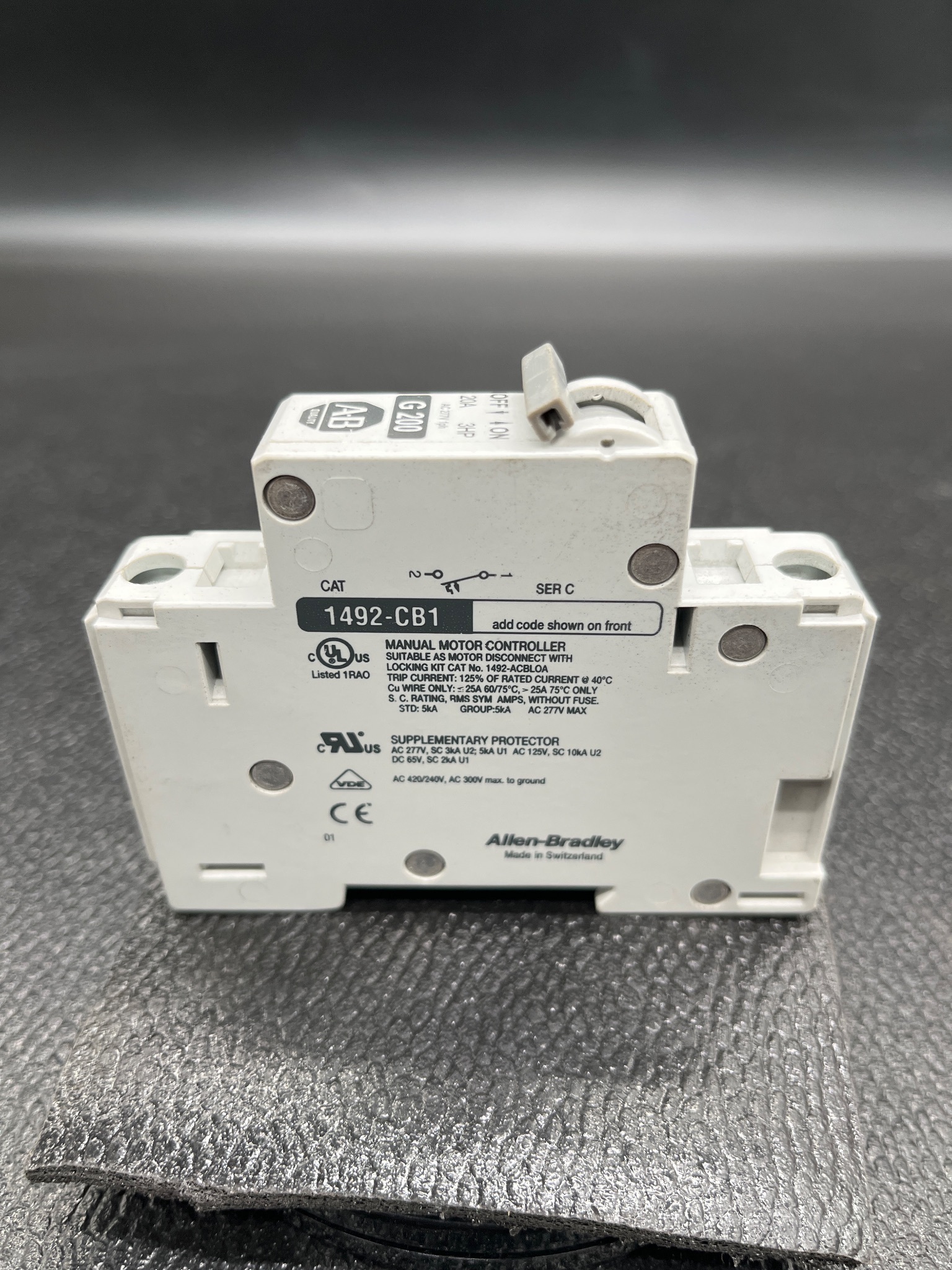 ALLEN BRADLEY 1492-CB1 Circuit Breaker USED 1