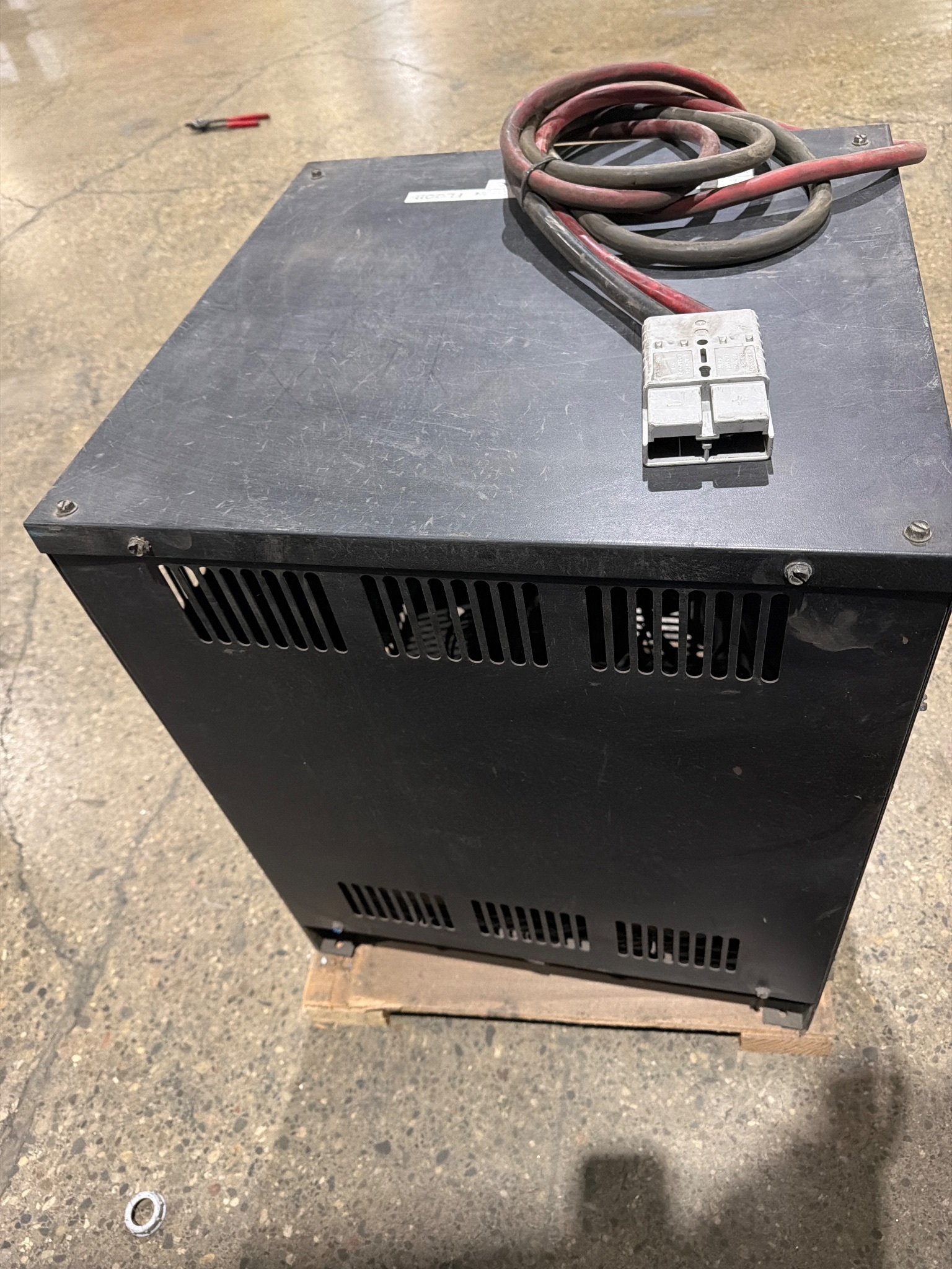 APPLIED ENERGY 18R0750E3D 36V 750AH Battery Charger USED 5