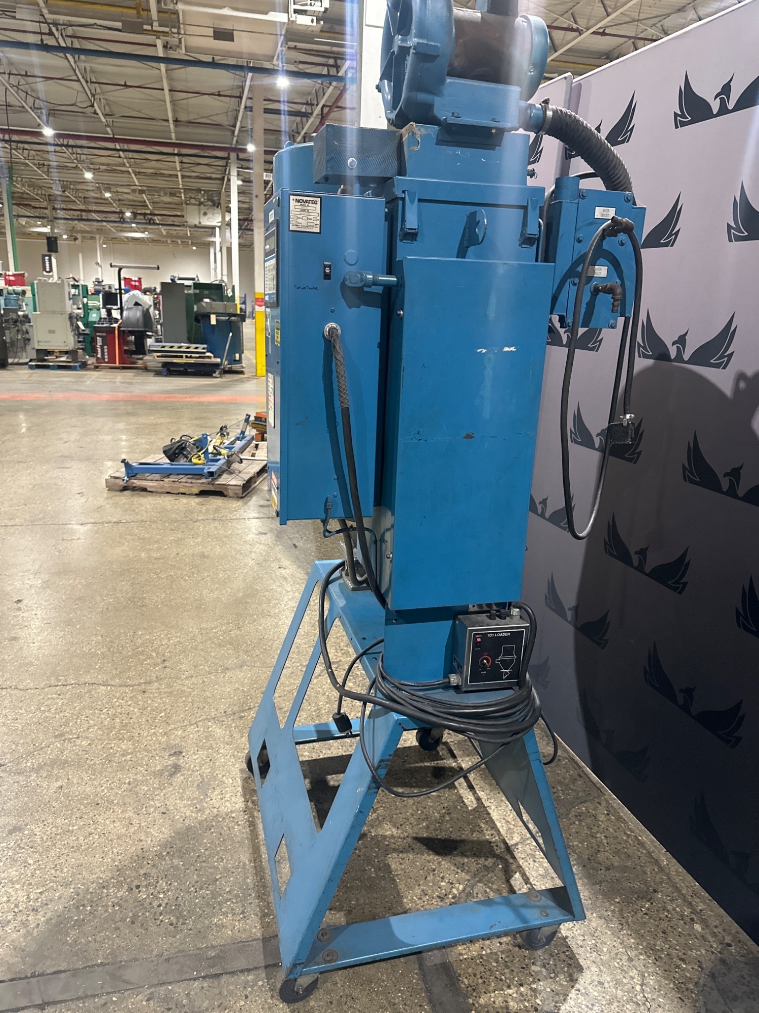 NOVATEC MDM-50 Desiccant Dryer w/ 200lb Hopper USED 4
