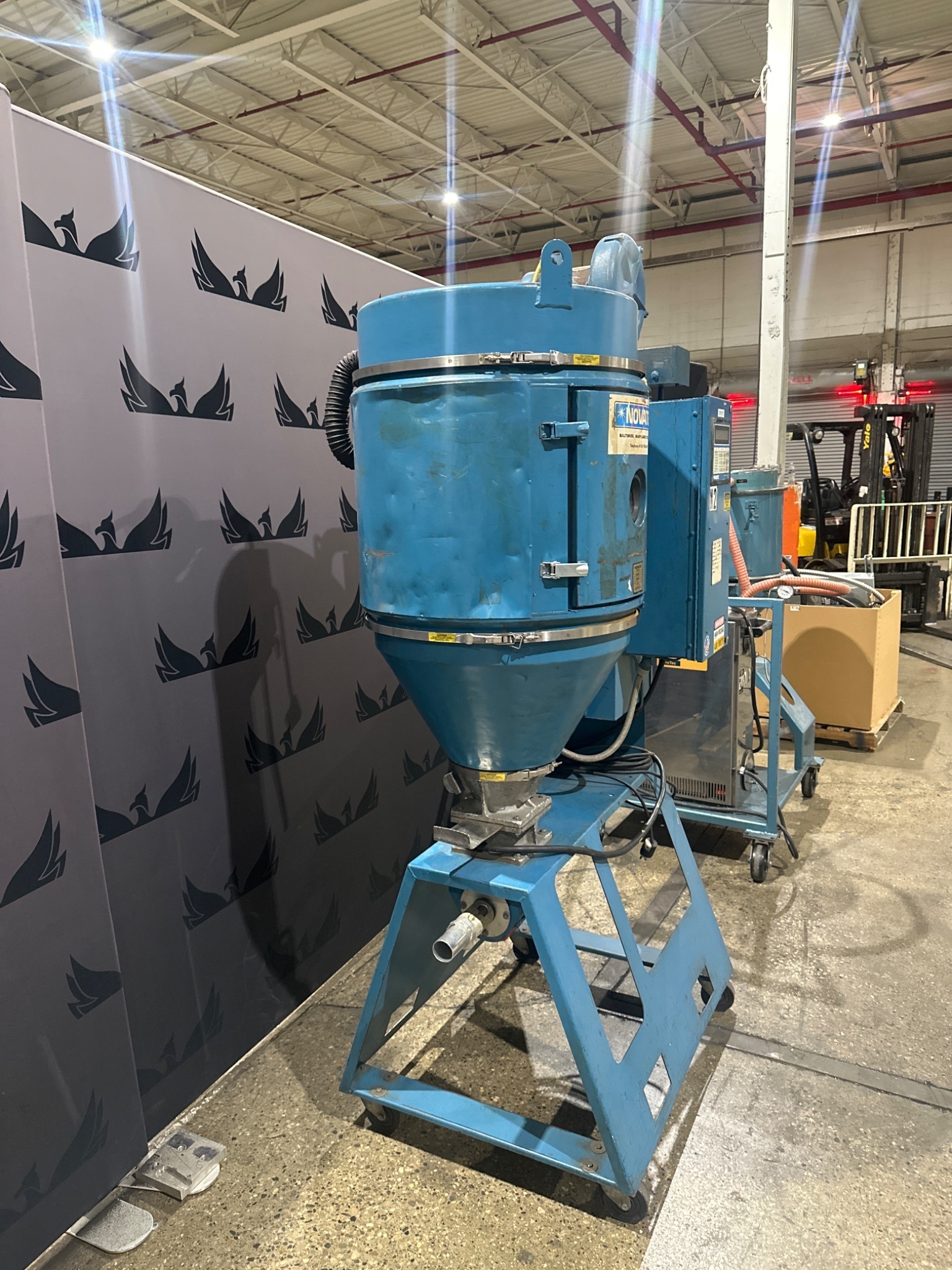 NOVATEC MDM-50 Desiccant Dryer w/ 200lb Hopper USED 5