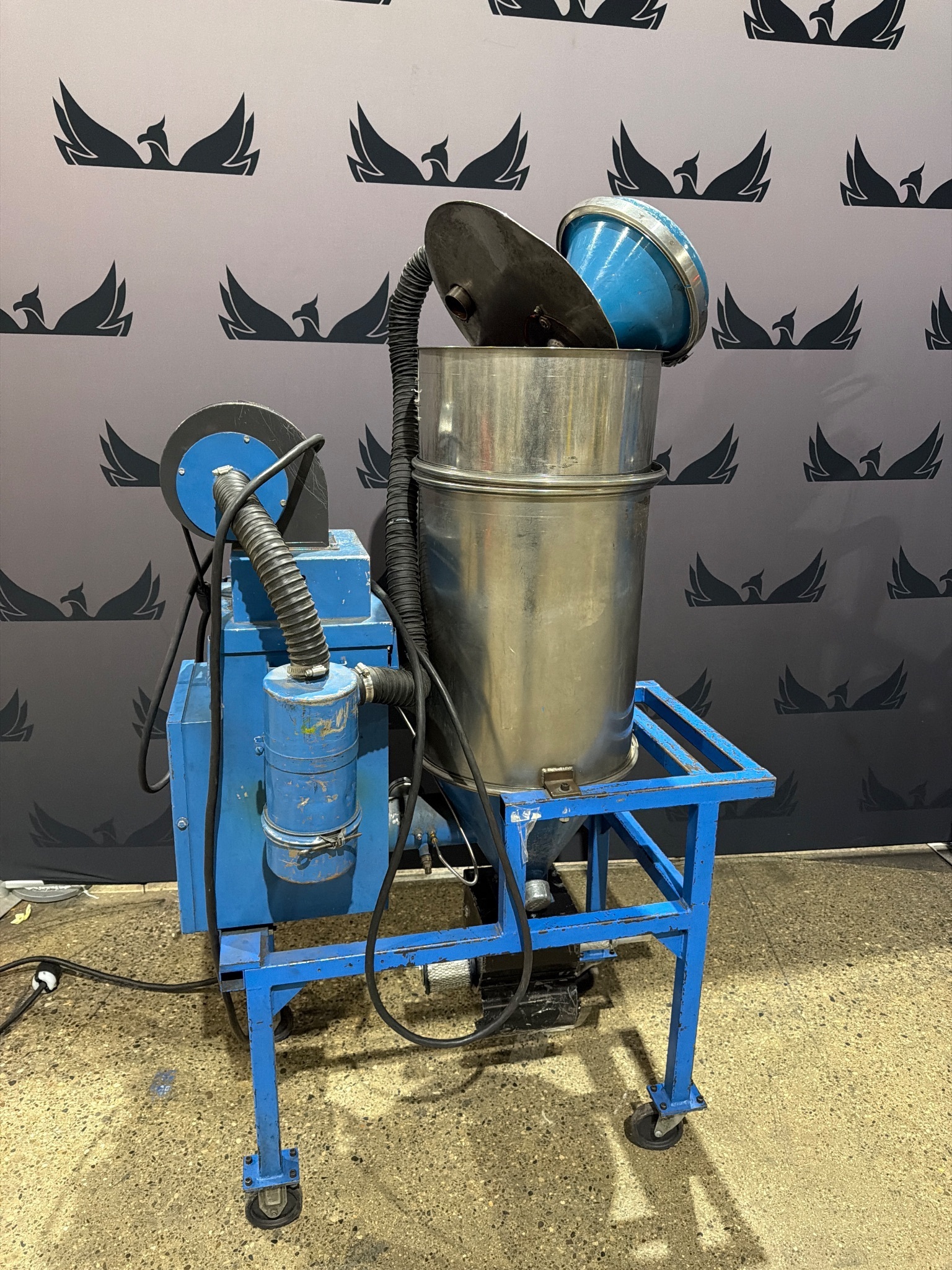 NOVATEC MD-25 Desiccant Dryer w/ 100lb Hopper USED 0