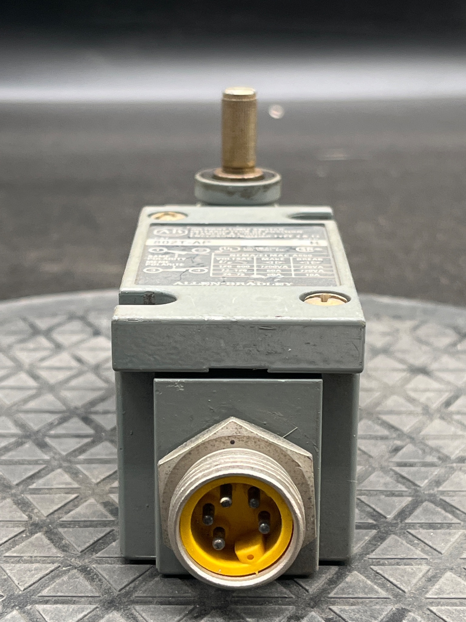 ALLEN BRADLEY 802T-AP Limit Switch USED 4