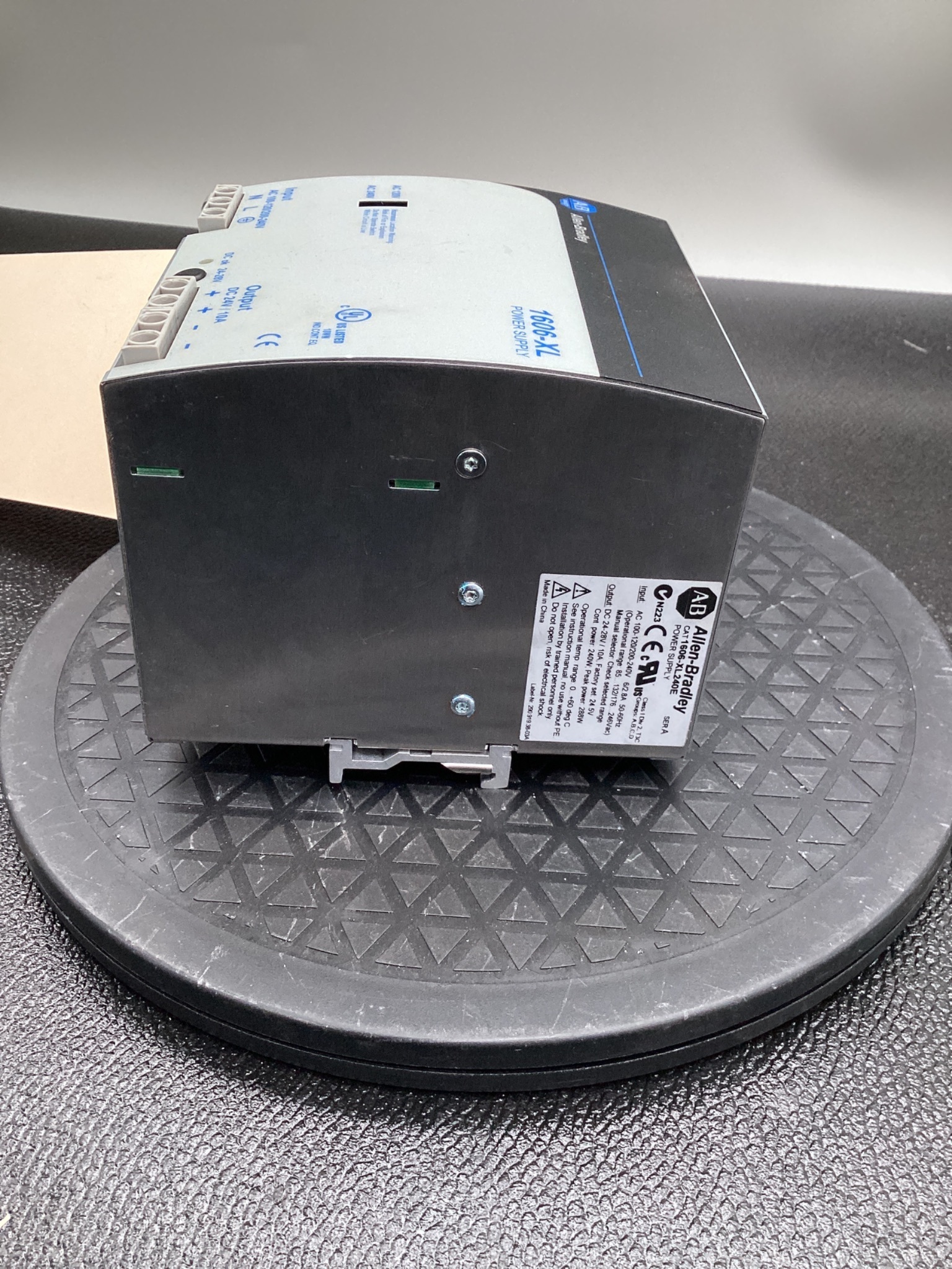 ALLEN BRADLEY 1606-XL240E DIN RAIL POWER SUPPLY 240W 24VDC 10A USED 2